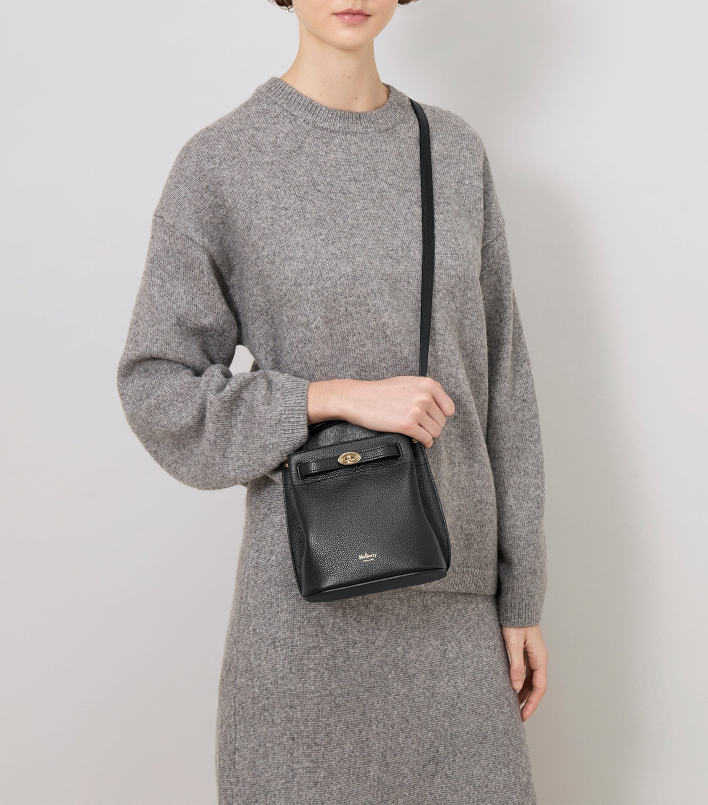Mulberry Mini Leather Islington Bucket Bag Black Image 7