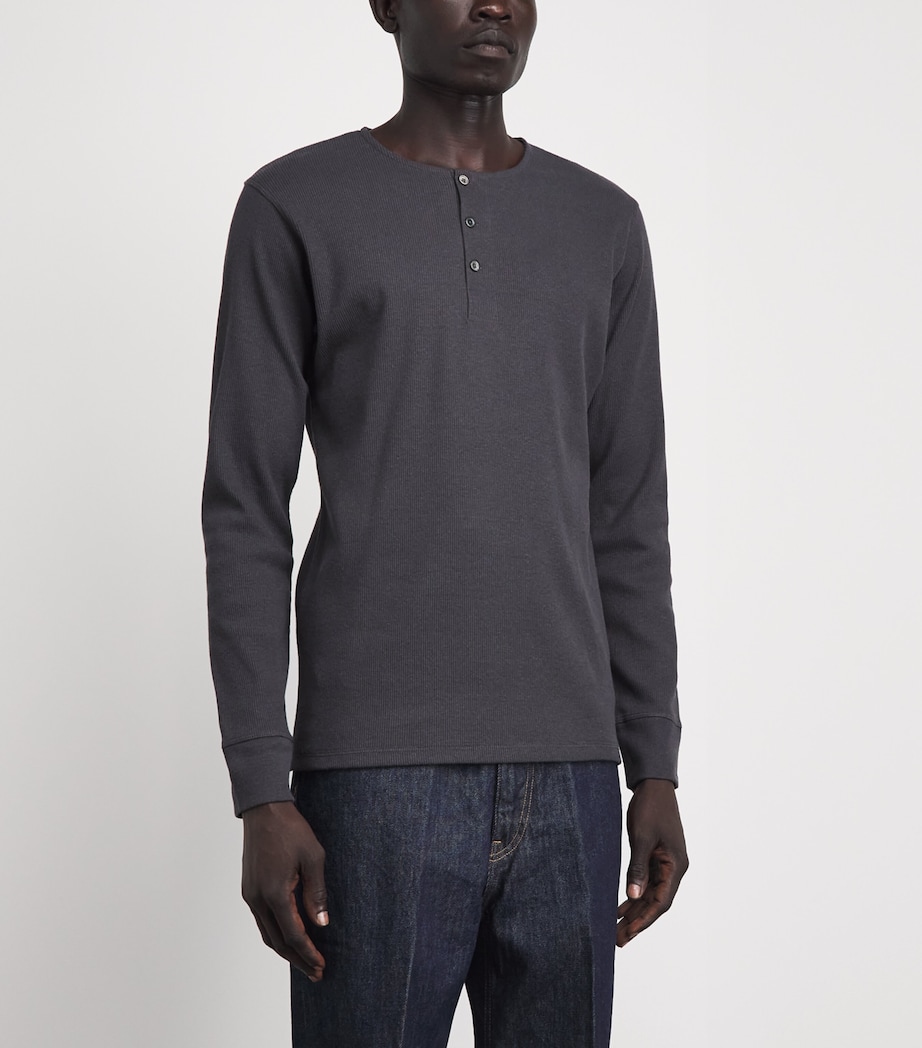 Lemaire Mens Cotton-Linen Rib-Knit Henley T-Shirt Basalt Image 4