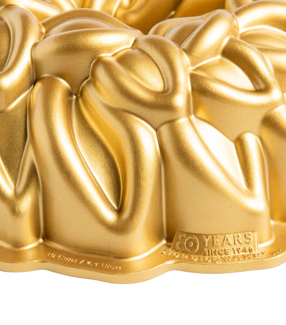 Nordic Ware Laurel Wreath Bundt Pan Gold Image 2