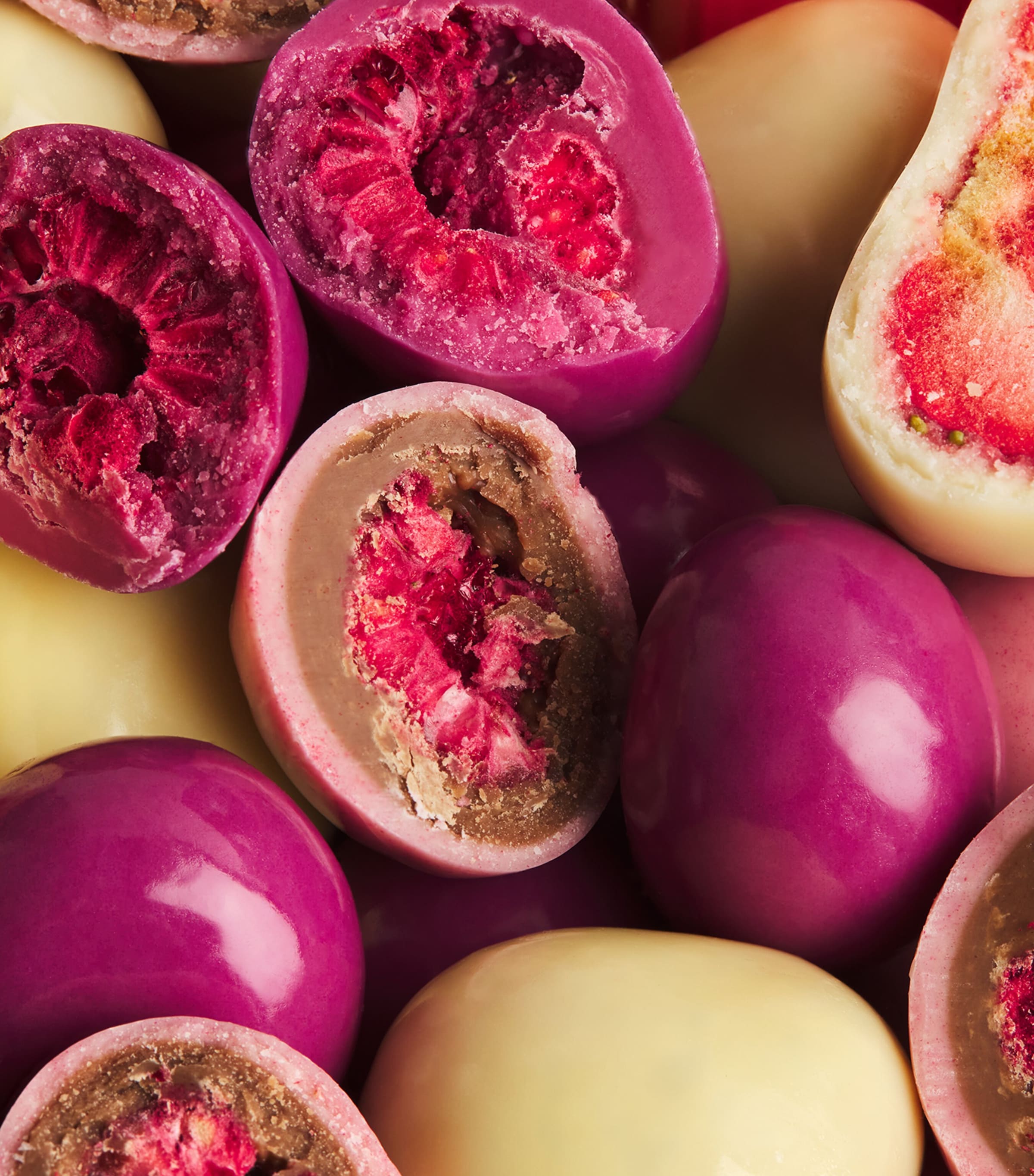 Chocolate Strawberries and Raspberries (170g) NO COLOUR Image 4