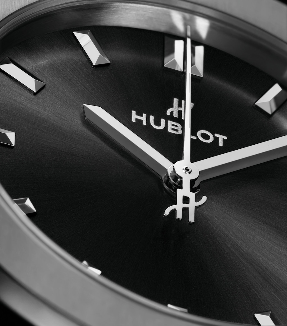 Titanium Classic Fusion Watch 33mm BLACK Image 4