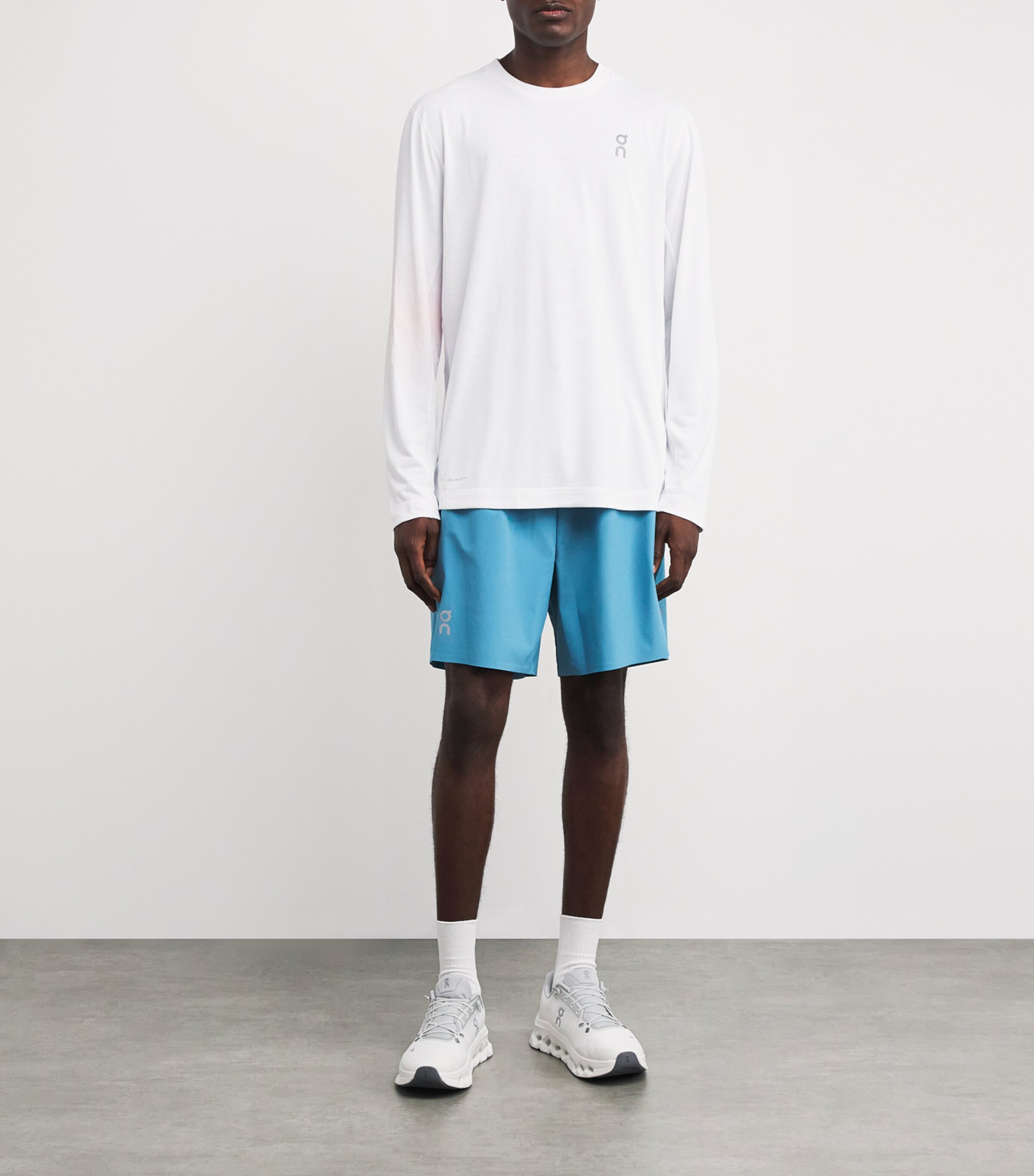 On Mens Train Long-Sleeve T-Shirt White Image 2