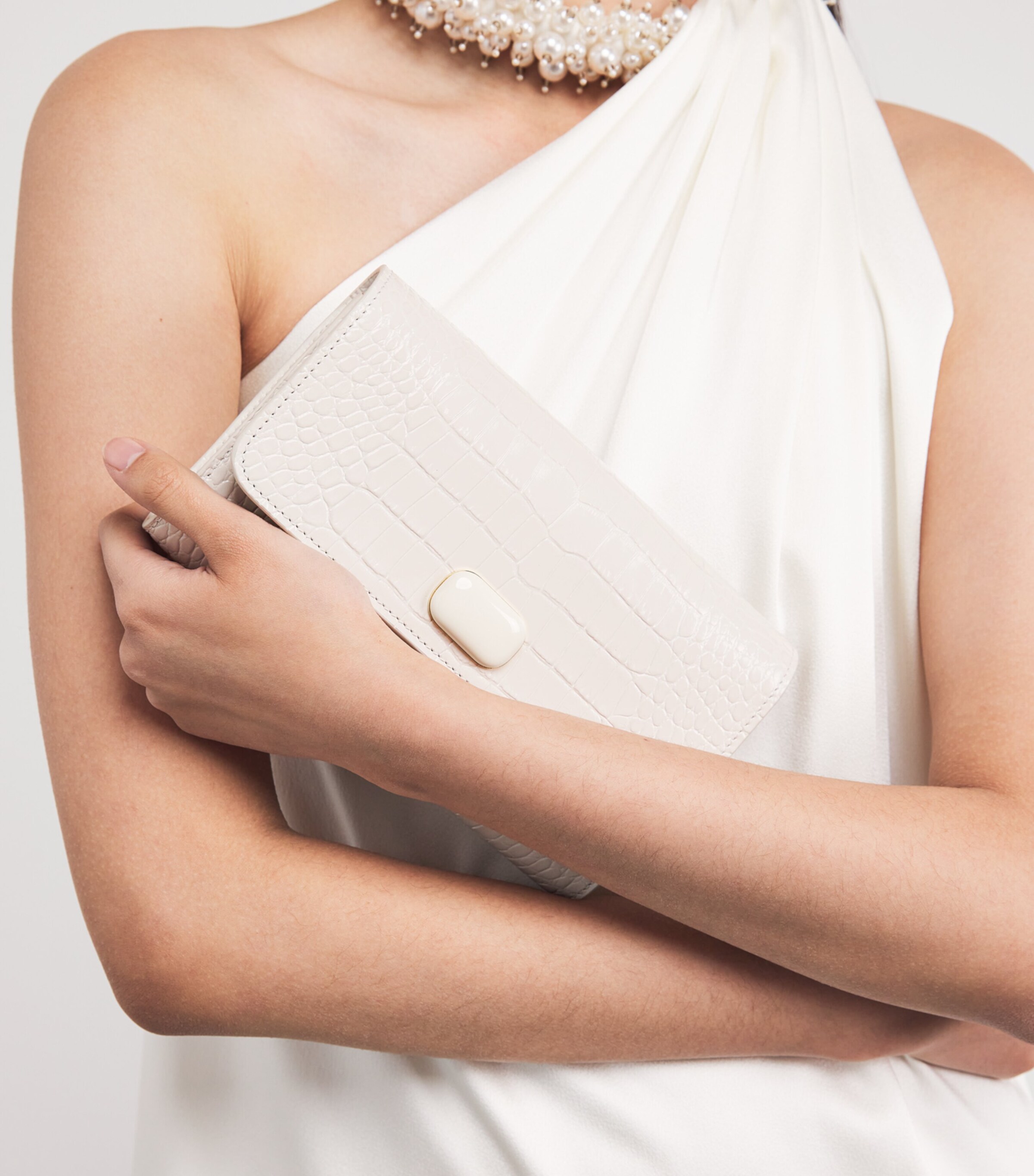 Leather Croc-Embossed Clutch Bag TRTL DOVE STMPD CROC Image 2