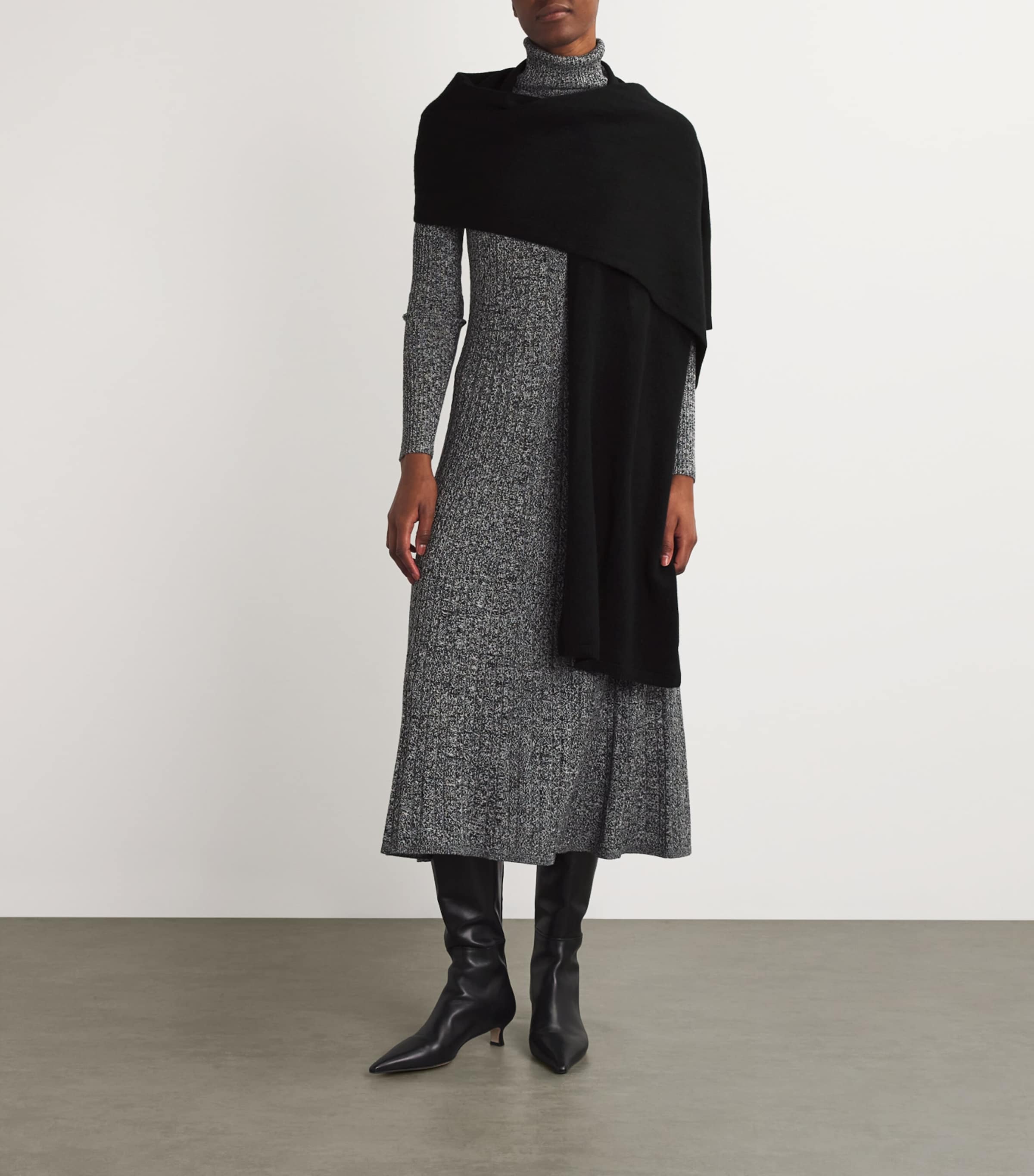 Cashmere Lightweight Scarf BLACK Image 2