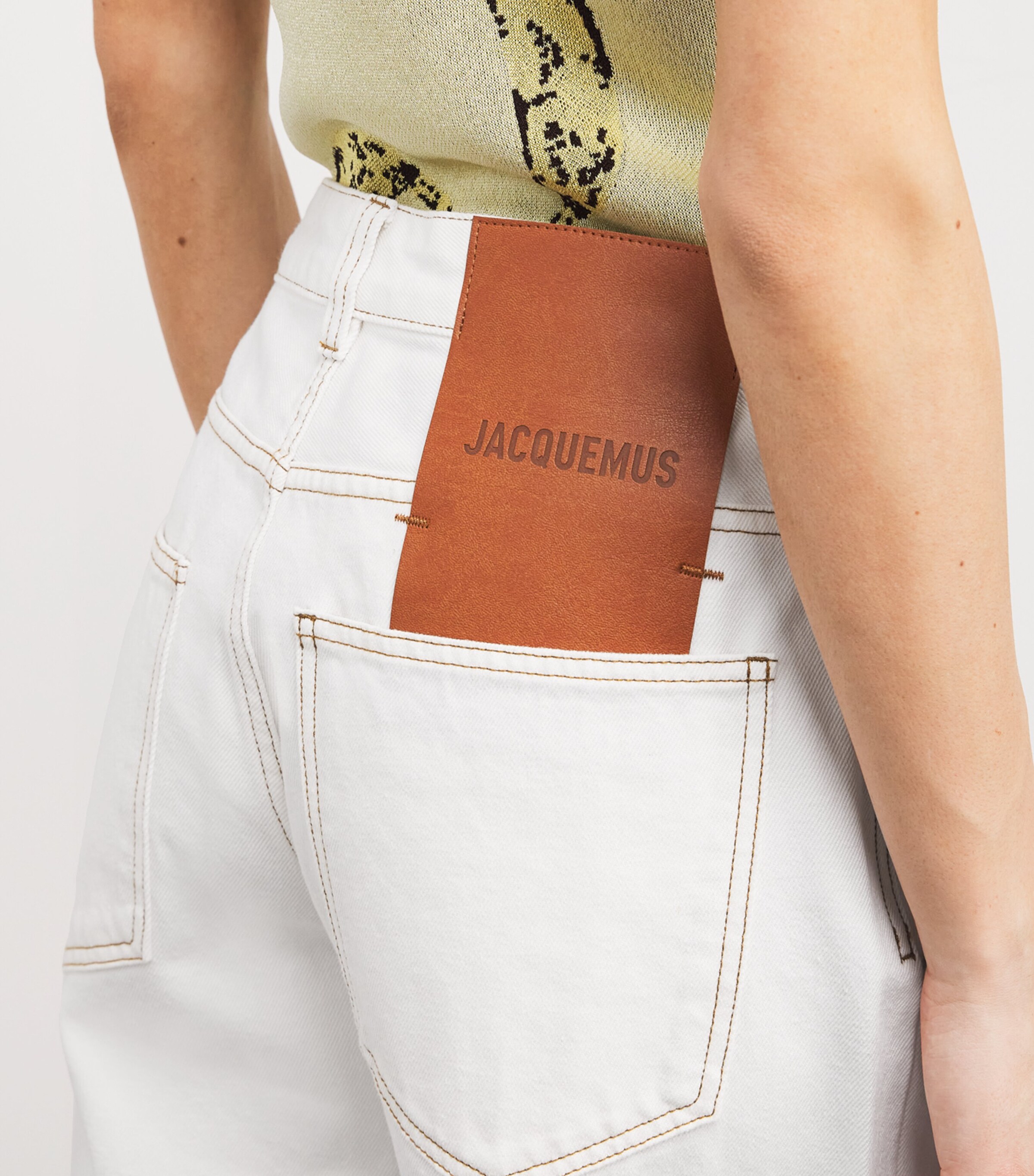 Jacquemus Womens Wide-Leg Jeans Off White/tabac Image 6