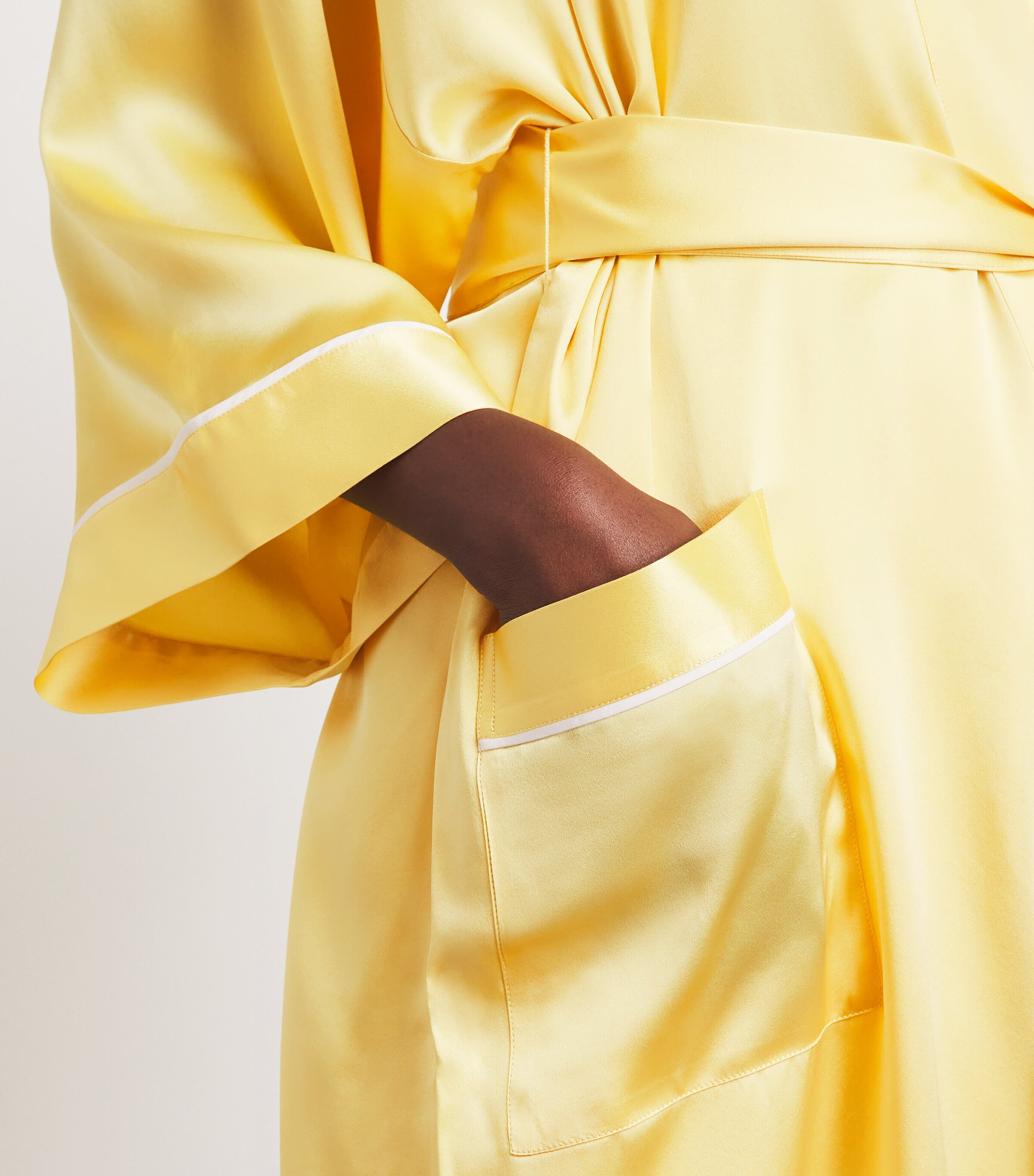 Olivia von Halle Womens Silk Sabine Night Robe Limon Image 3