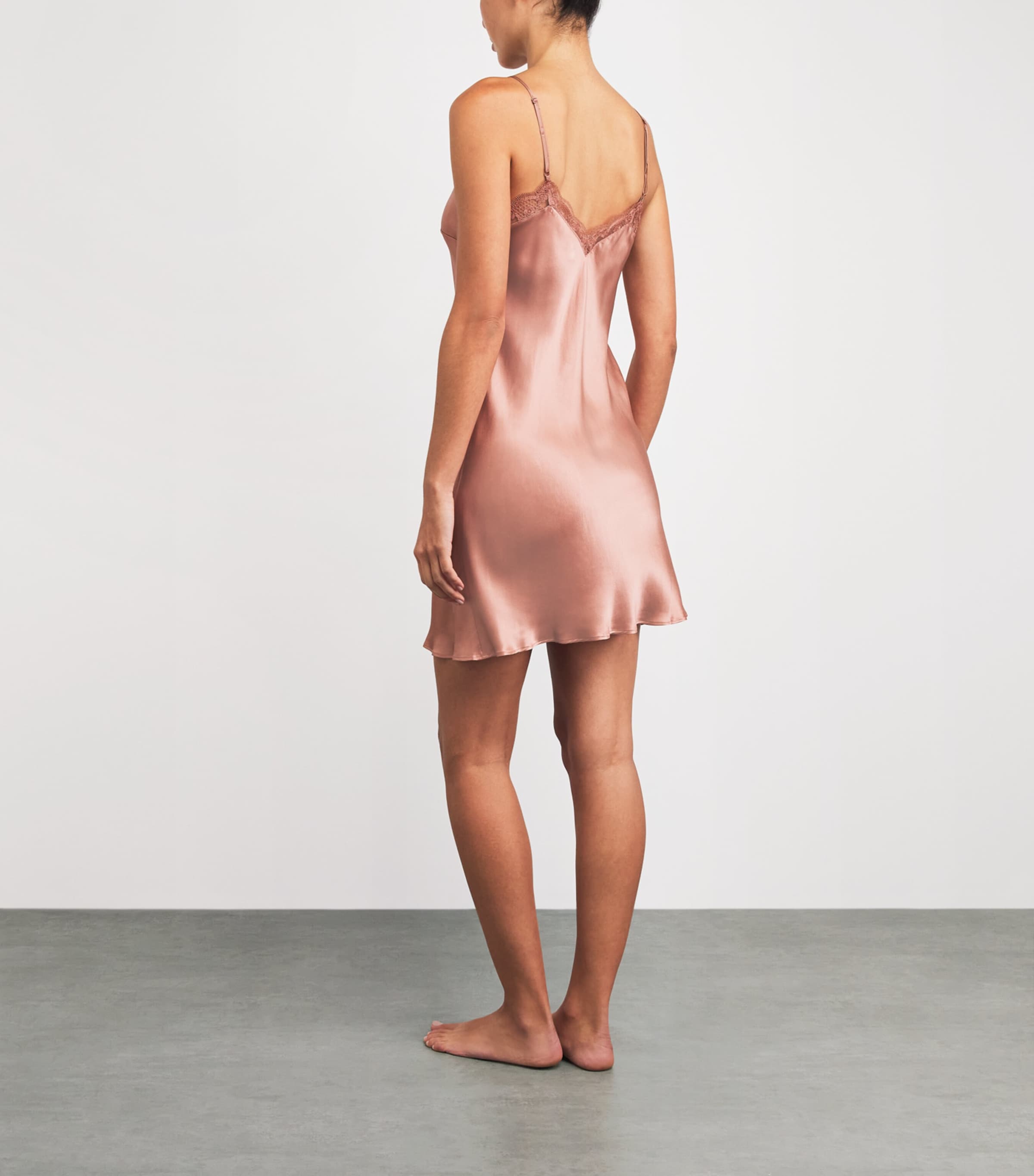 Simone Perele Womens Silk Love Me Nightdress Smokey Pink Image 4