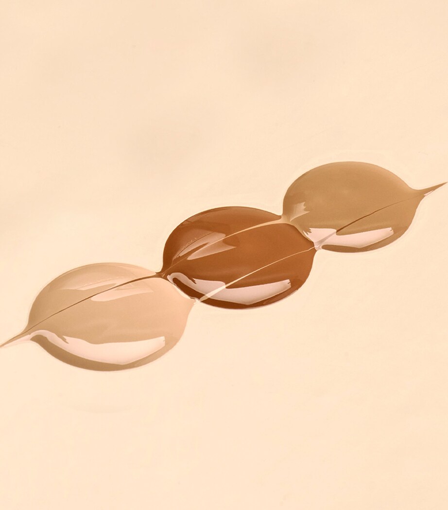 Sensai Luminous Sheer Foundation Honey Beige Image 4