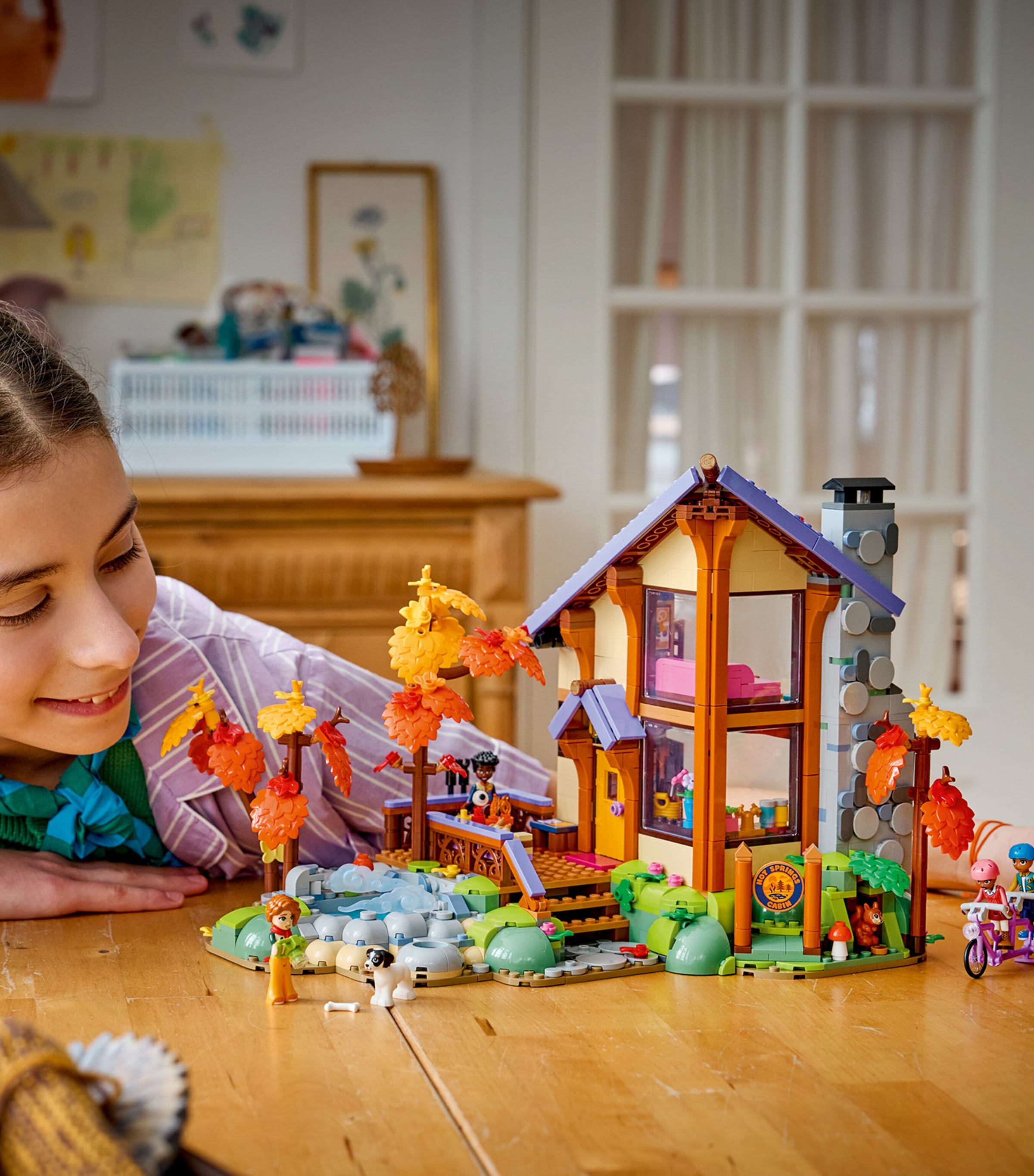 Lego LEGO Friends Cosy Autumn Forest Cabin 42705 Image 4