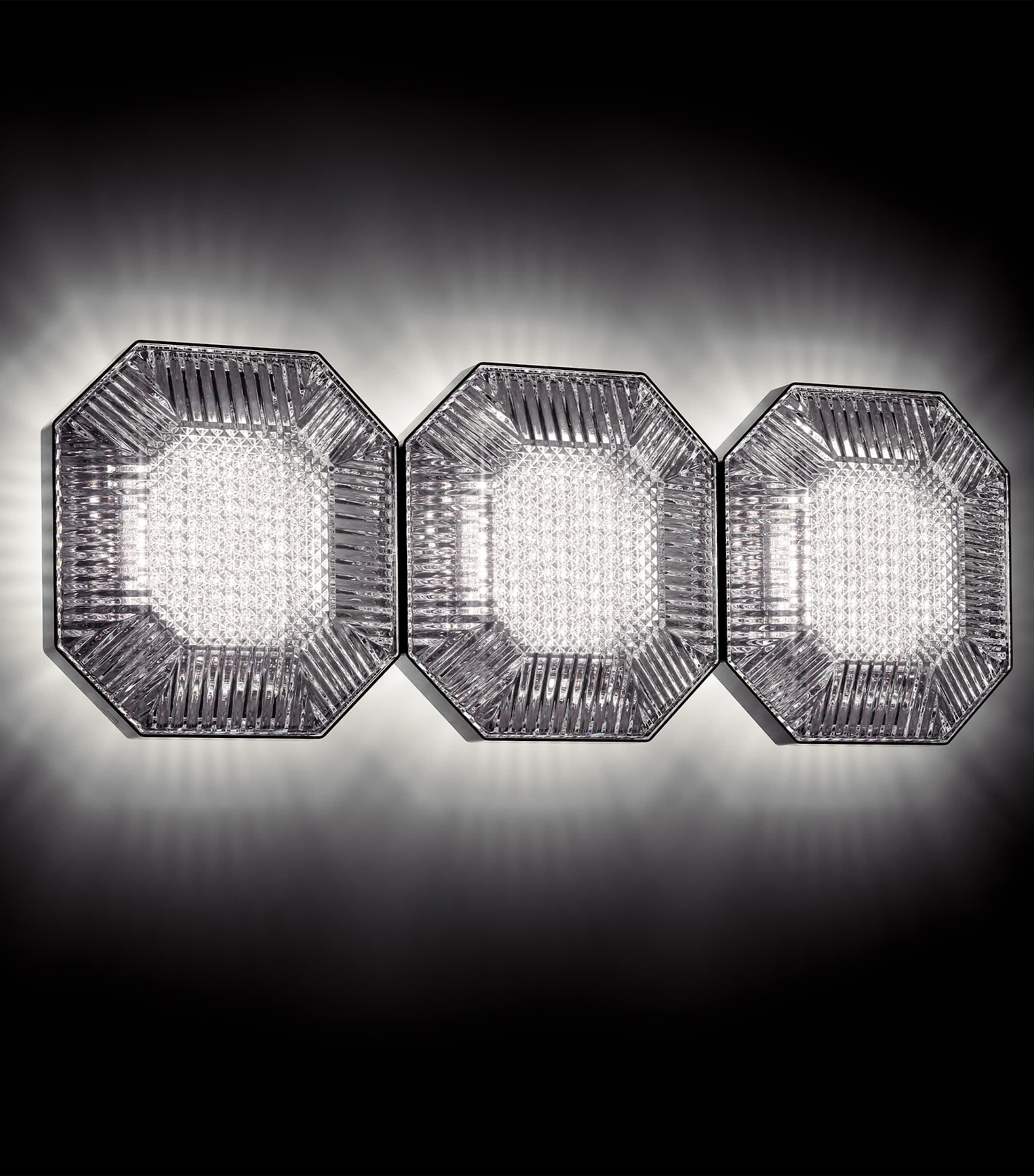 Baccarat Crystal 3-Light Octogone Wall Lamp Clear Image 2