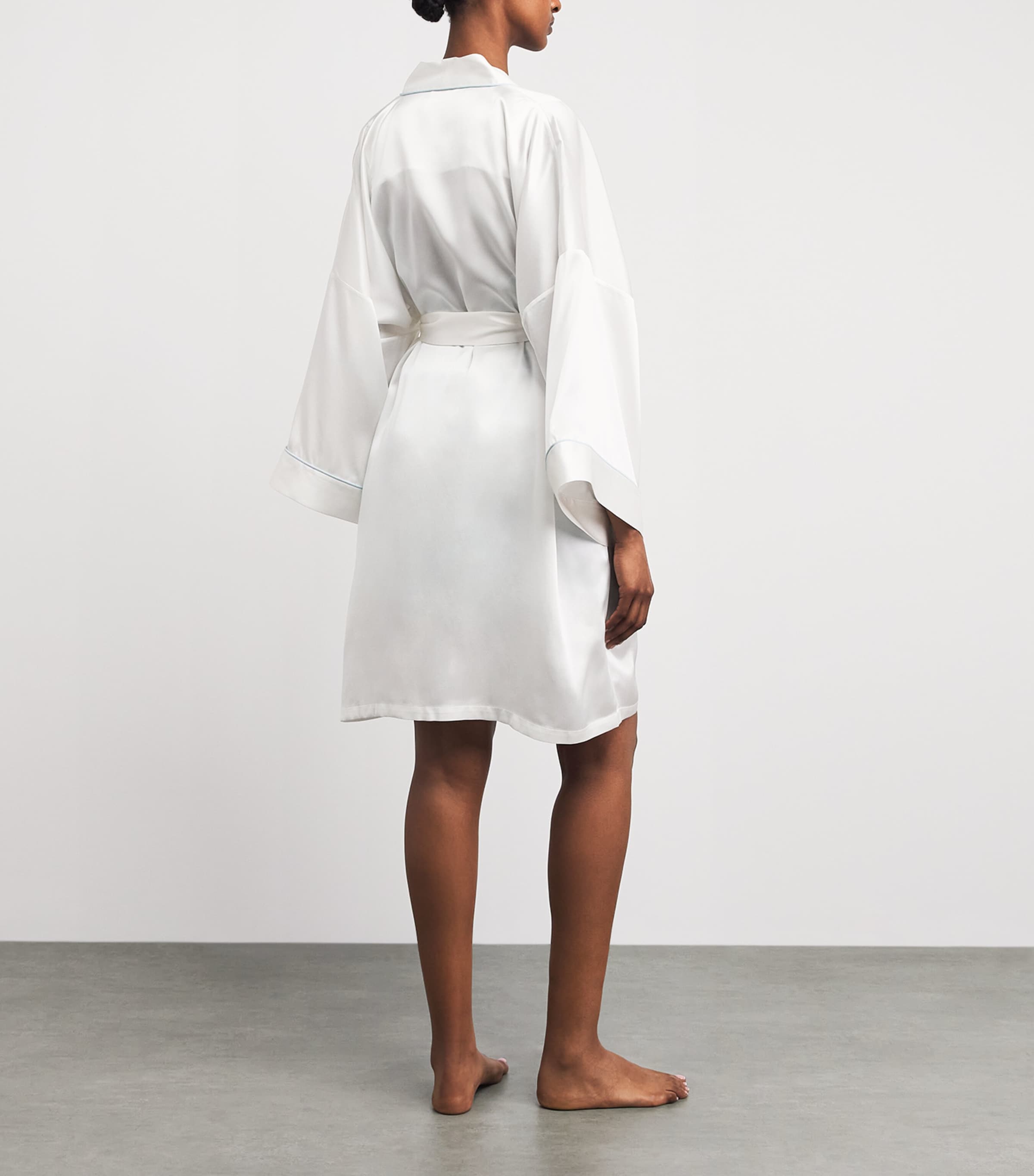 Olivia von Halle Womens Mimi Silk Robe Ivory Powder Blue Image 4