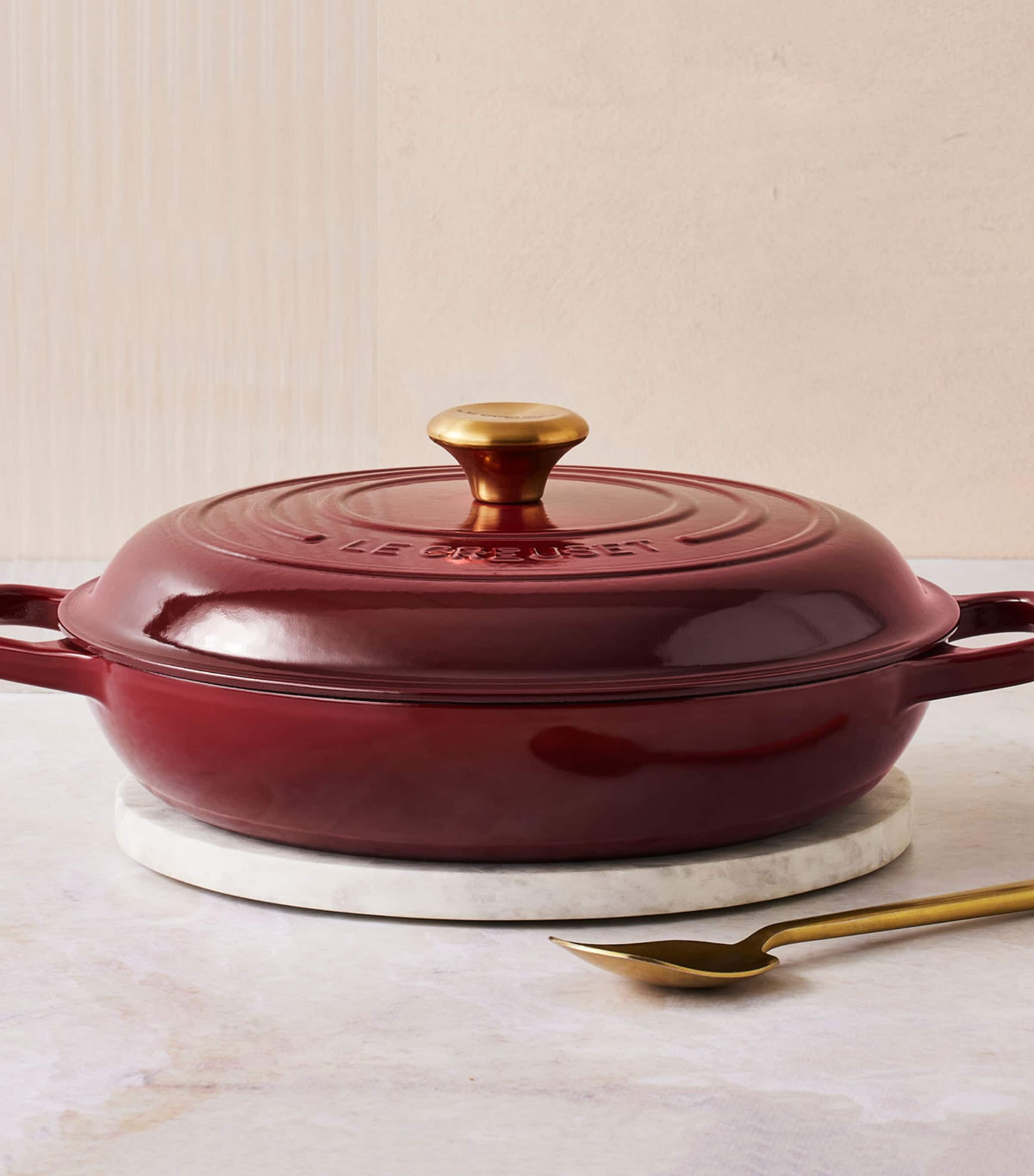 Cast Iron Shallow Casserole Dish (26cm) GARNET Image 4