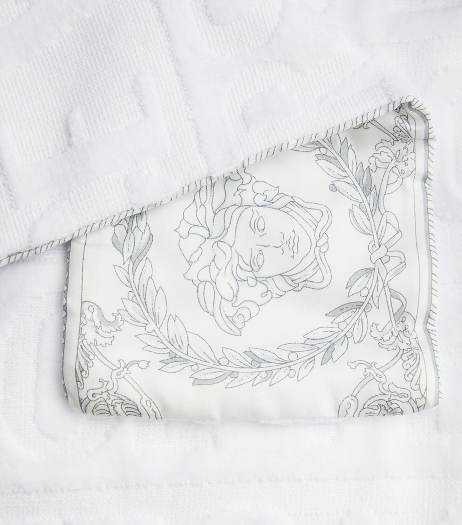 Baroque Bathrobe 5W380 WHT/WHT Image 4