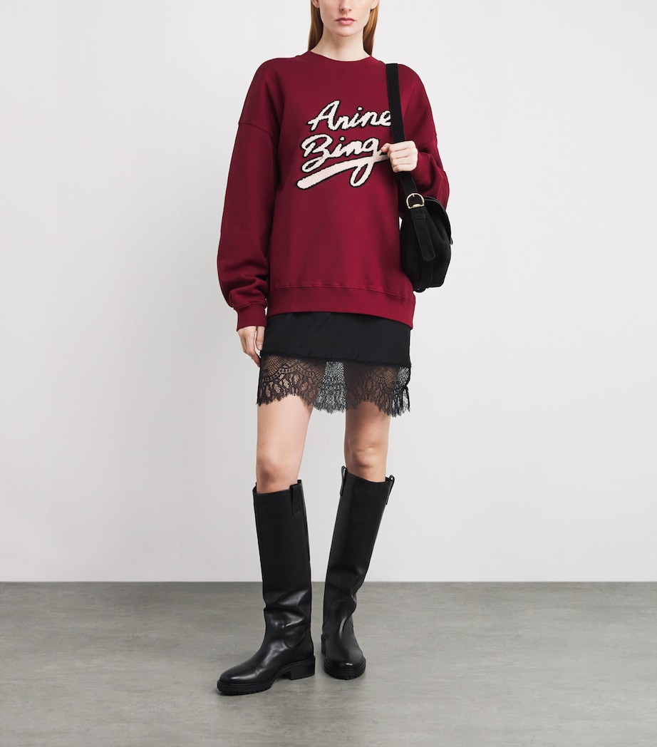 Chenille-Logo Miles Sweatshirt BURGUNDY Image 2