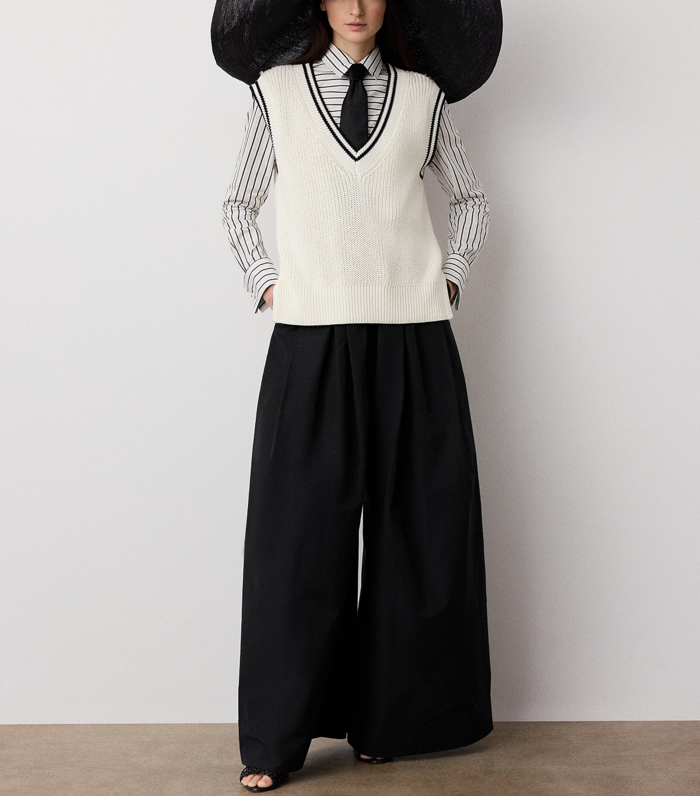 Ralph Lauren Collection Womens Cotton-Blend Poplin Vanessa Wide-Leg Trousers Black Image 2