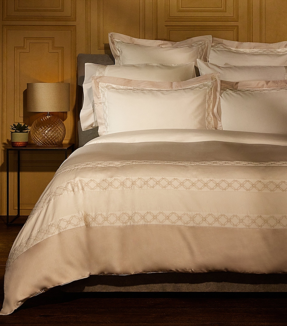 Beaufort King Duvet Cover and Pillowcase Set (230cm x 220cm) WHILE/PALE GREY Image 2