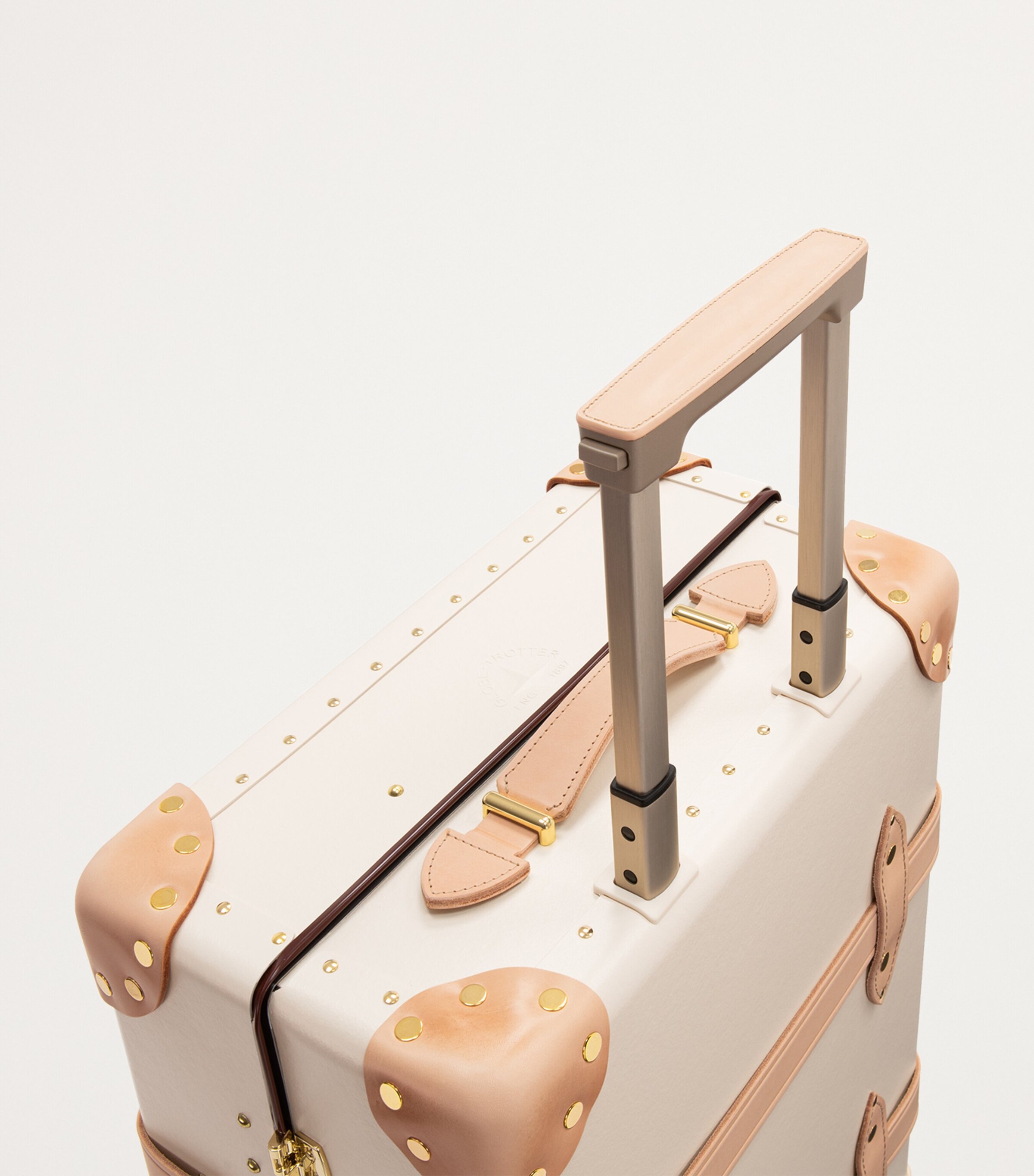 Globe-Trotter Safari 4-Wheel Suitcase (56cm) Ivory Image 8