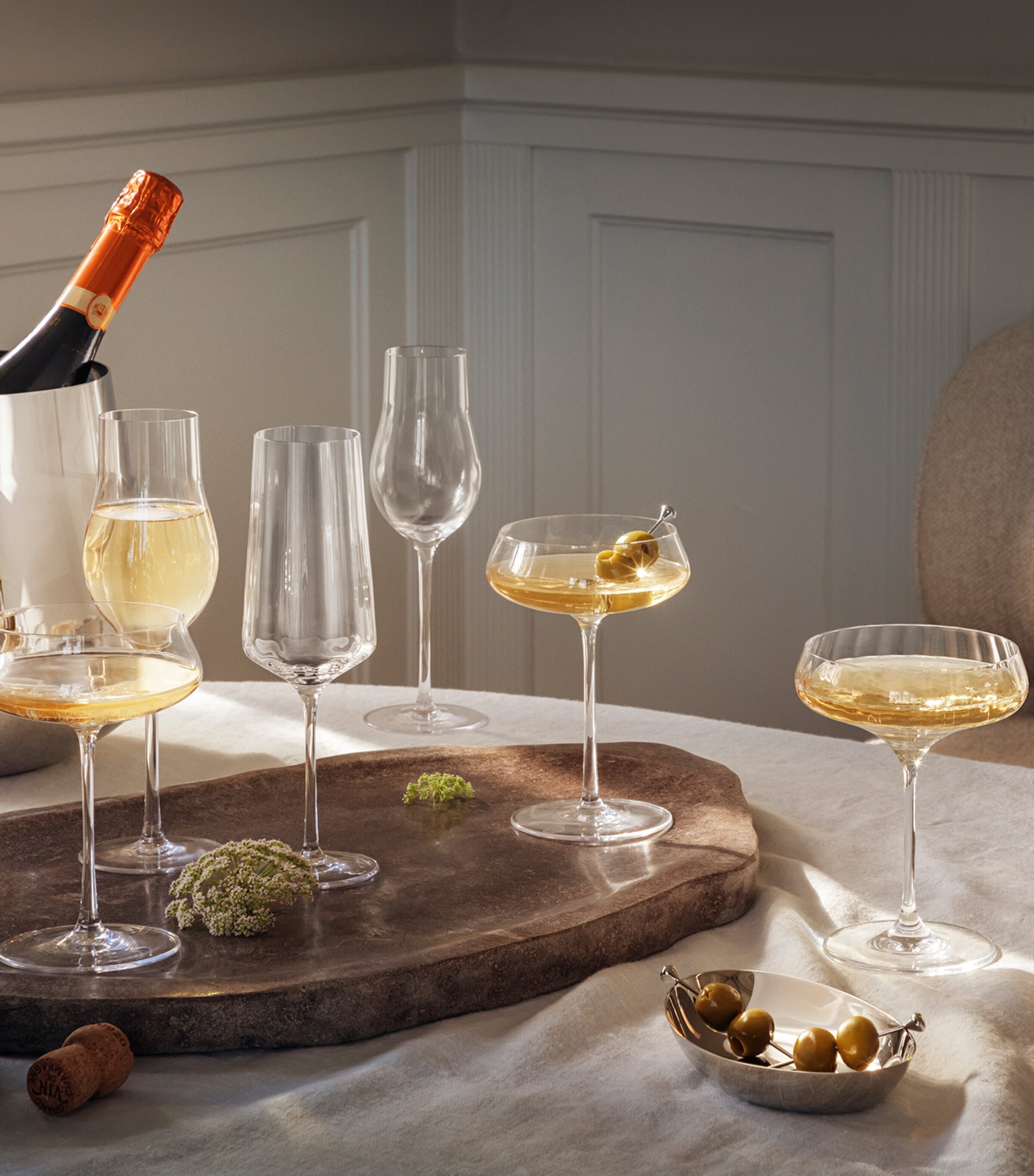 Set of 4 Sky Champagne Flutes (250ml) CLEAR Image 4