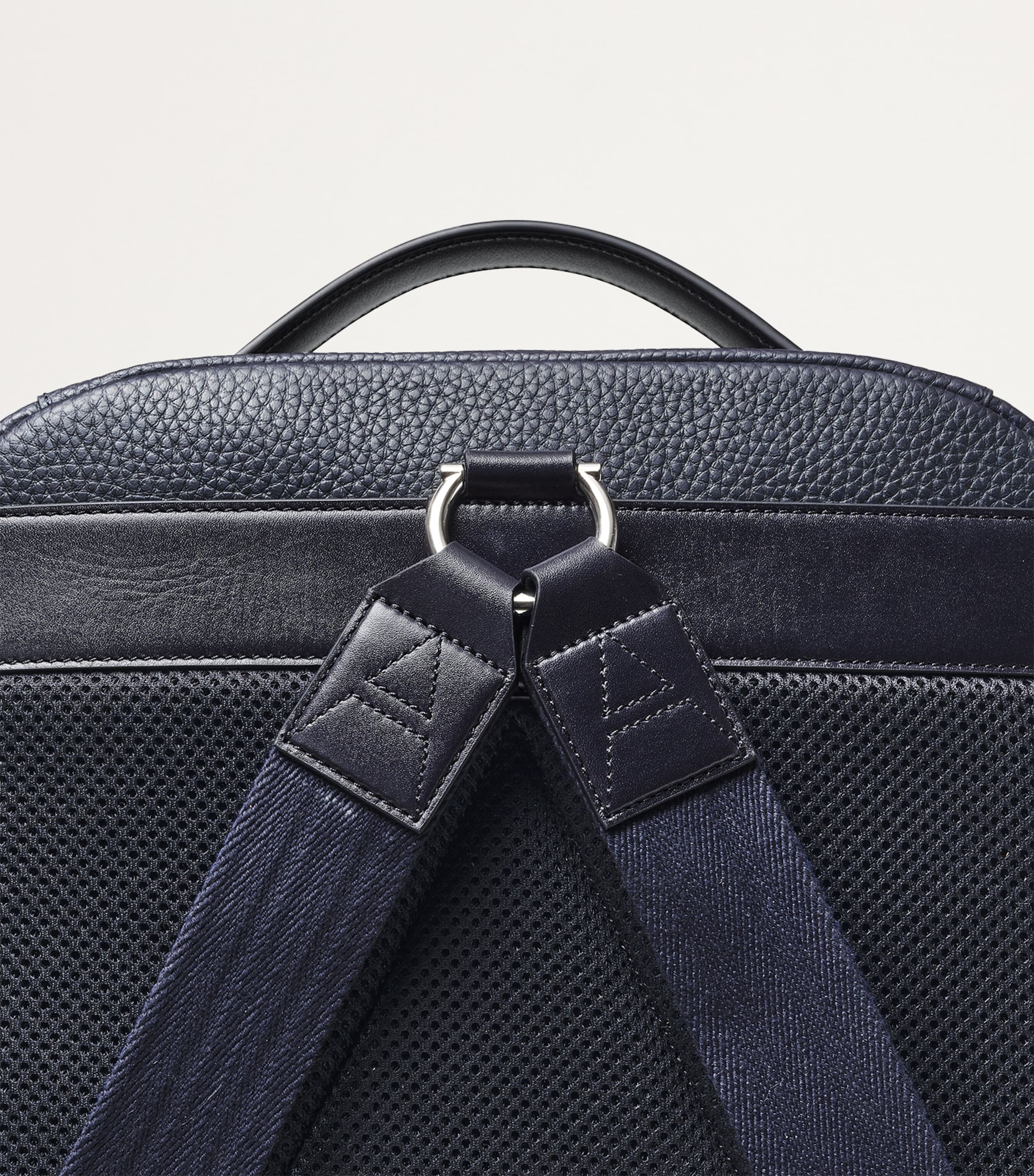 Pebbled Leather Reporter Zipped Backpack NAVY Image 5