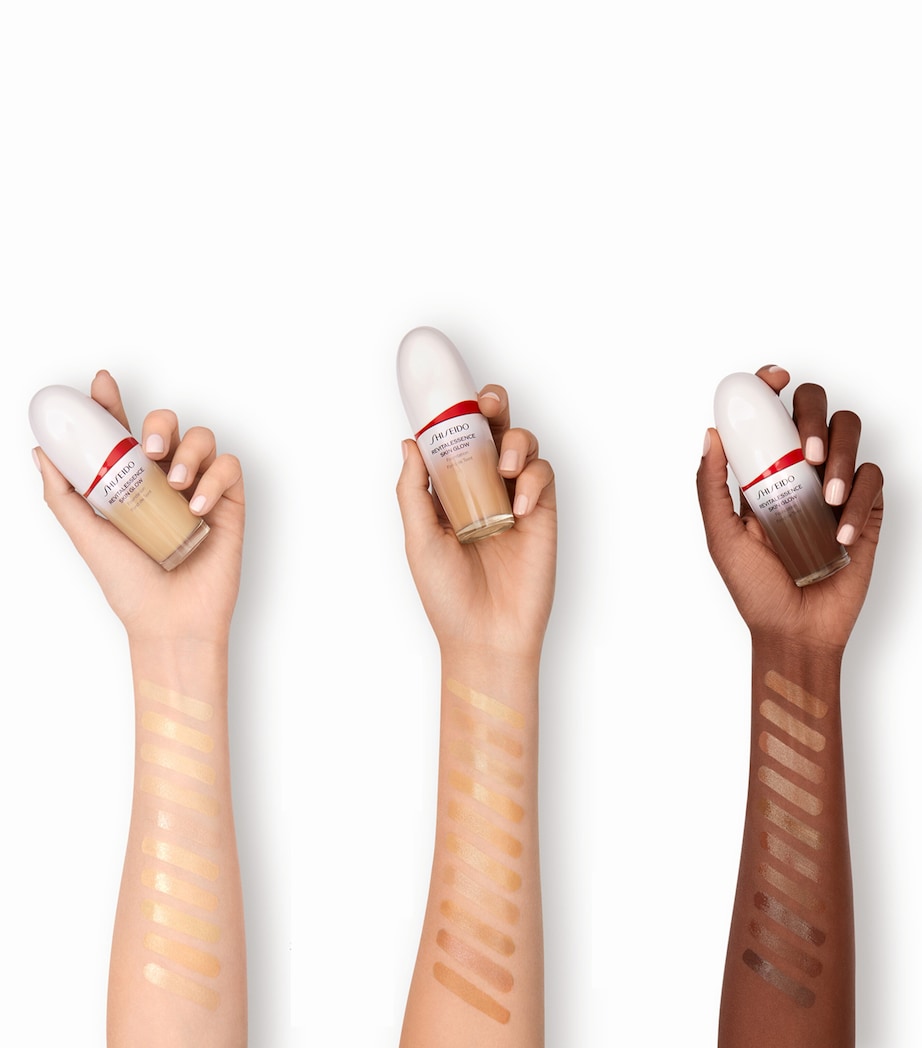 Revitalessence Skin Glow Foundation SPF 30 420 BRONZE Image 4