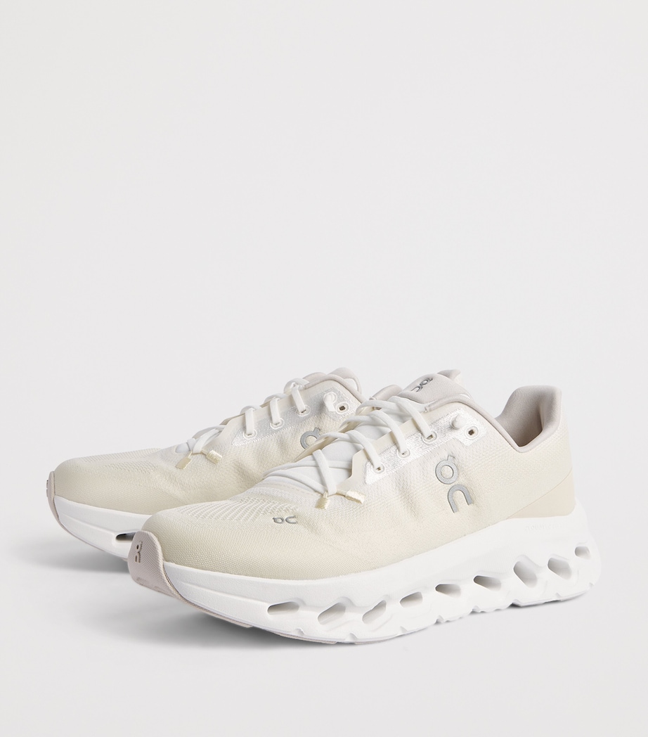 On Cloudtilt Trainers White | Bran Image 3