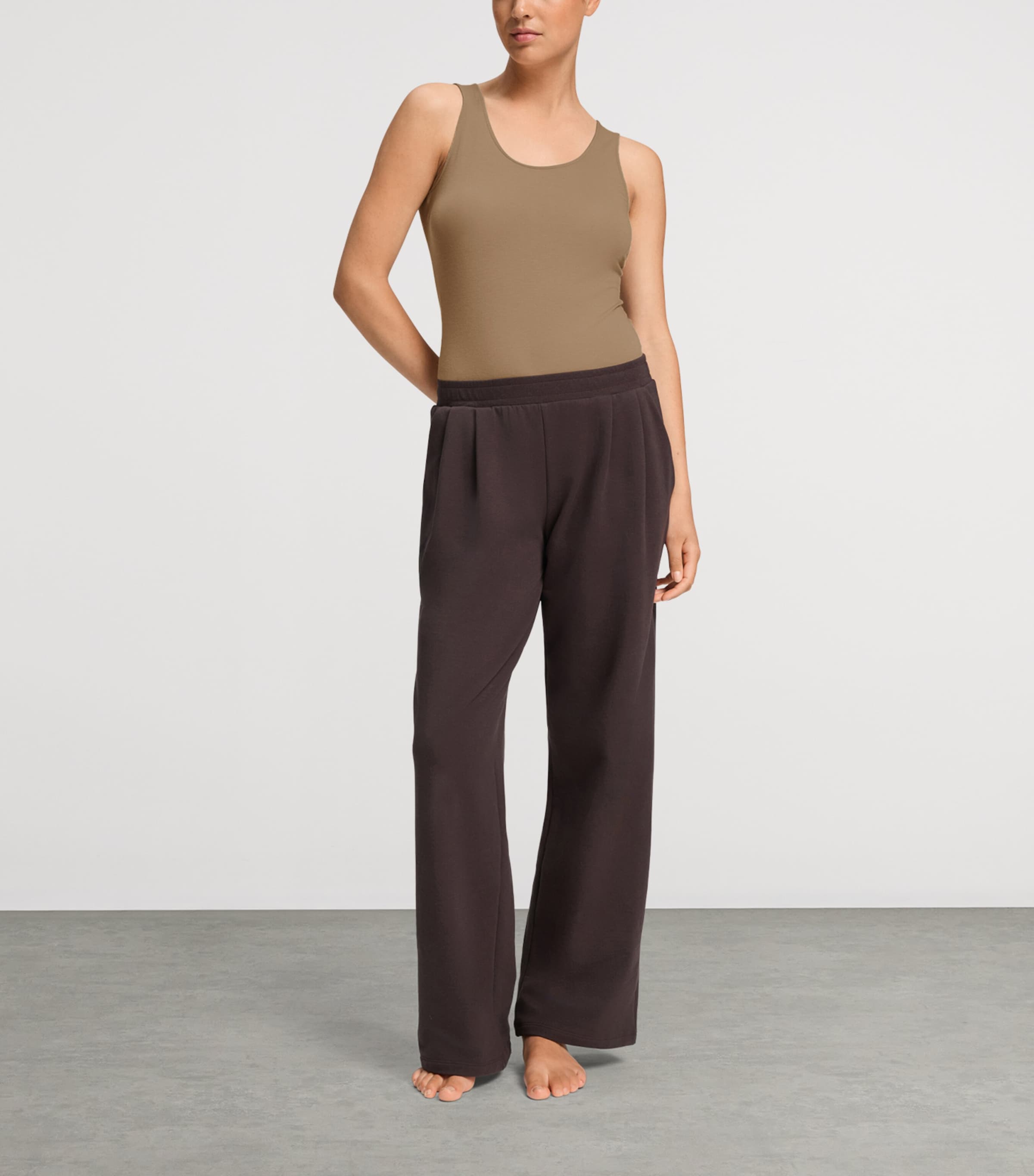 Hanro Womens Ultralight Tank Top Suede Camel Image 2