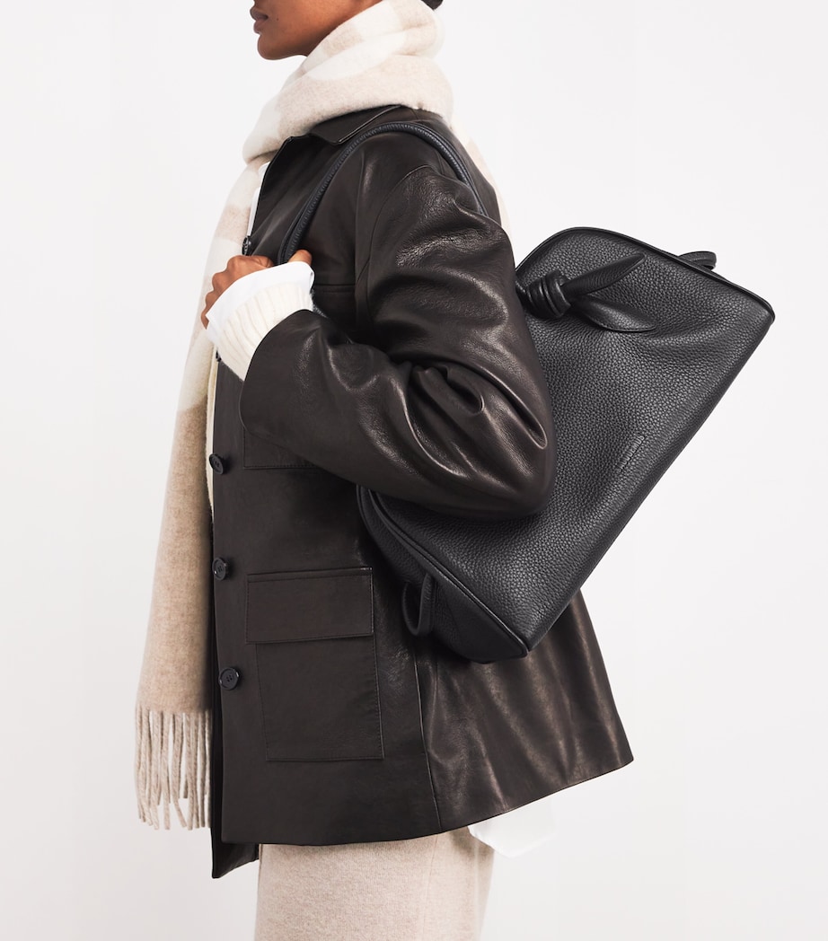 Jacquemus Womens Leather Le Turismo Shoulder Bag Black Image 2
