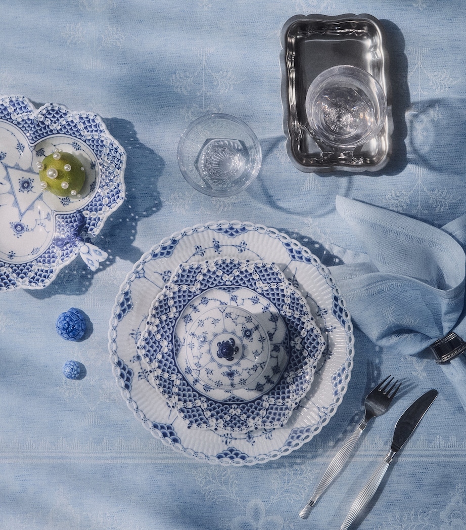 Royal Copenhagen Jacquard Heritage Tablecloth (145cm x 270cm) Blue Image 7