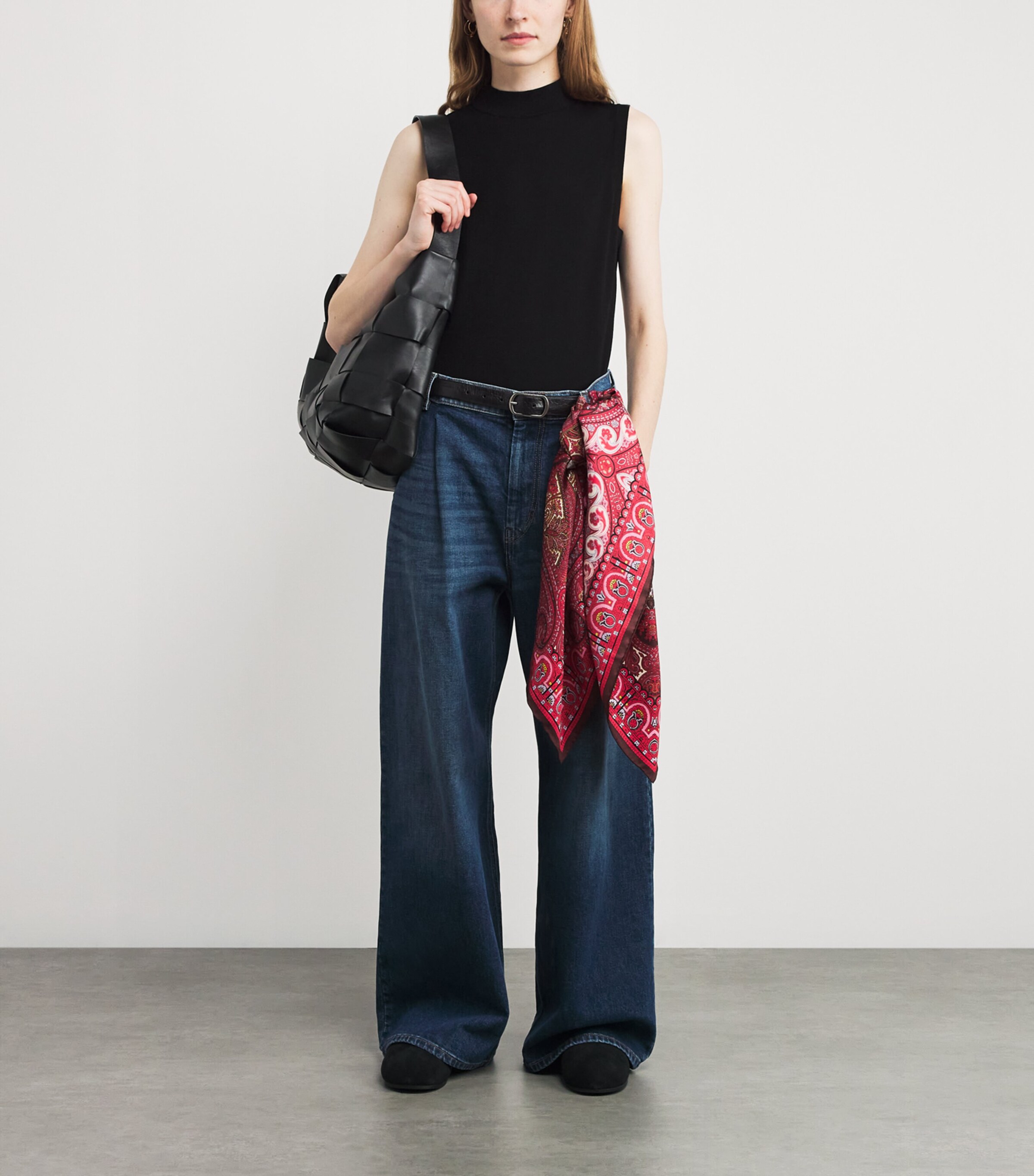 Crocodile-Embossed Leather Belt BLACK Image 3