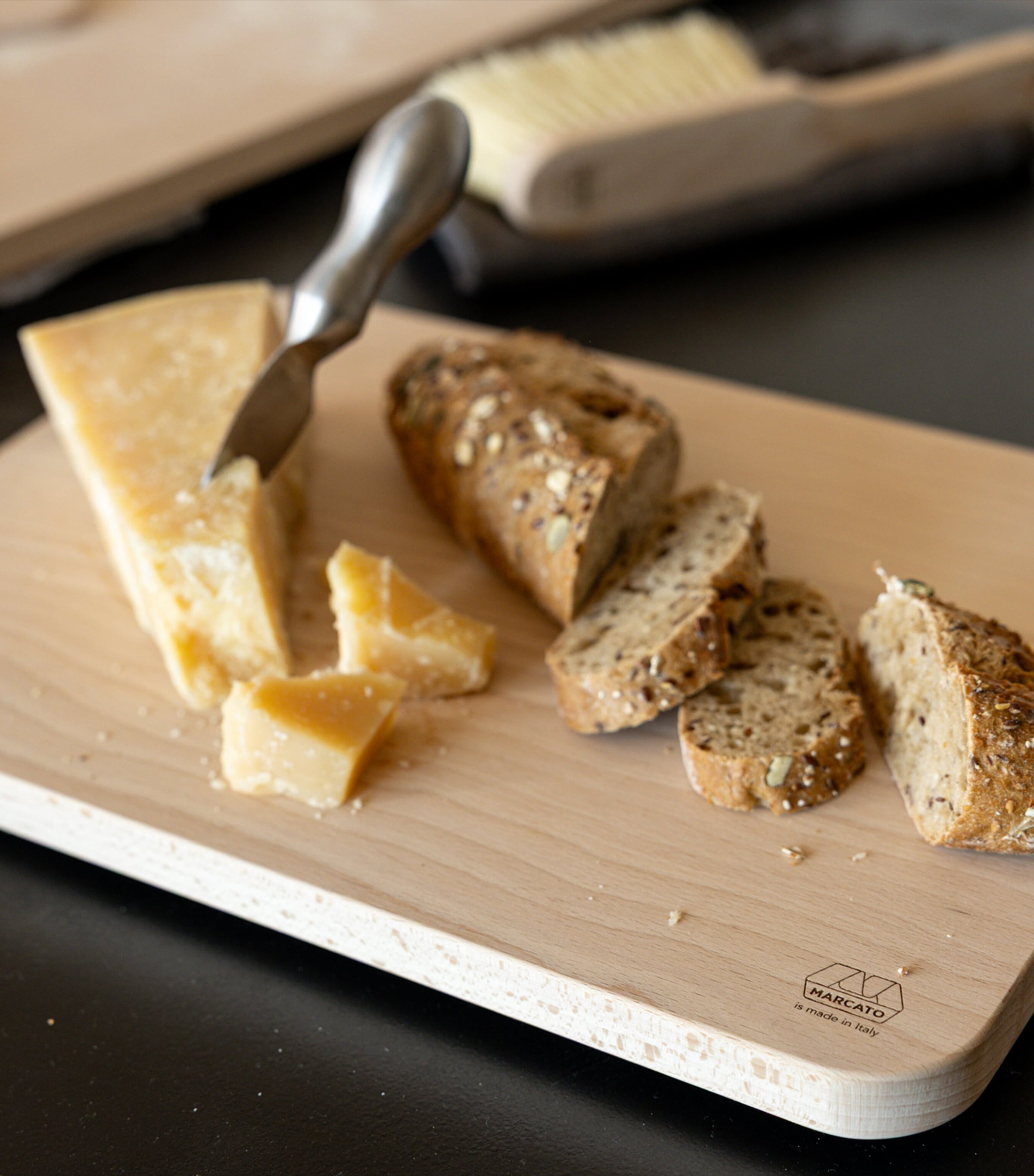 Large Classic Cutting Board BEECHWOOD Image 3