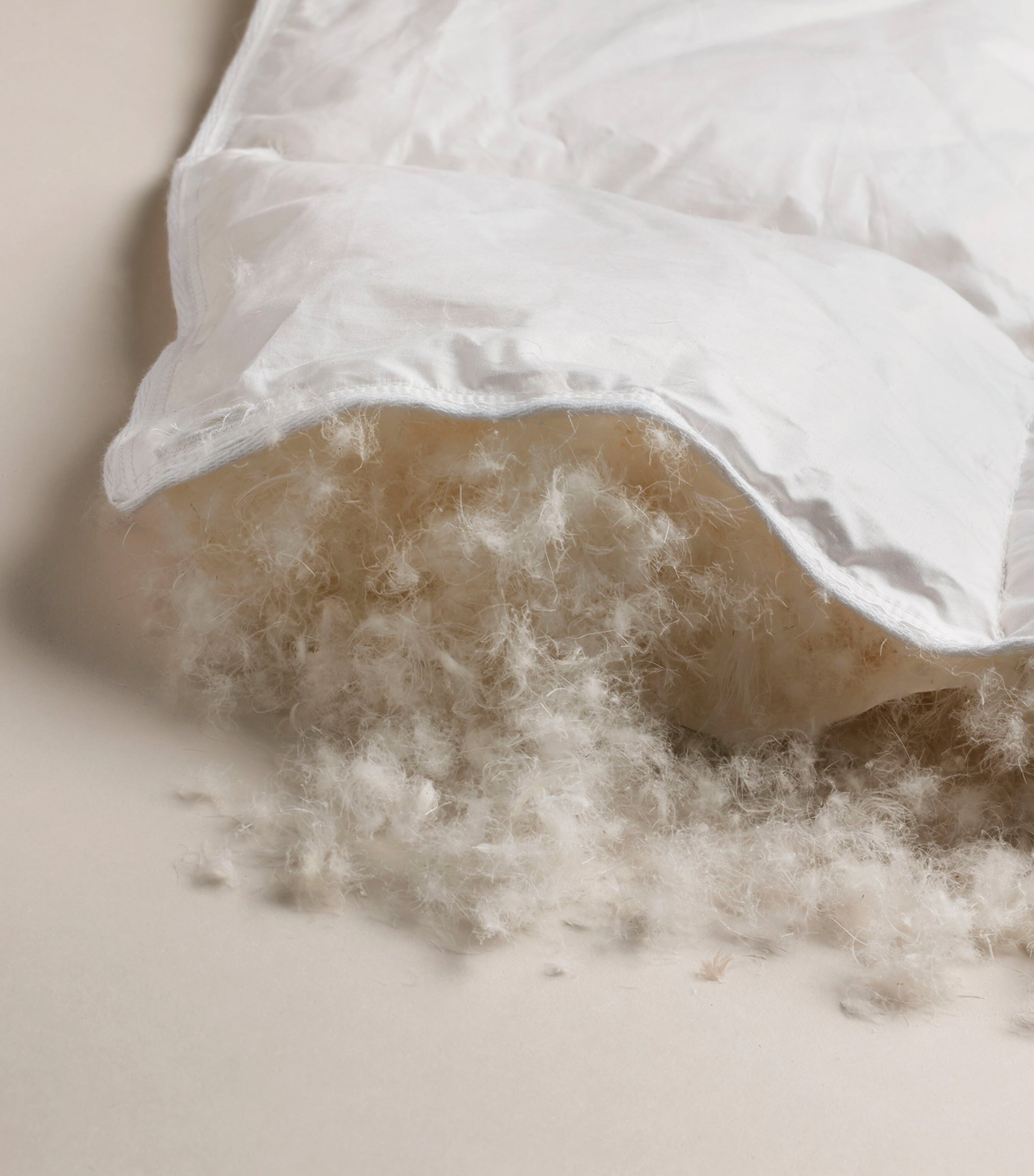 Super King Hungarian Goose Down & Feather Duvet (9 Tog) WHITE Image 4