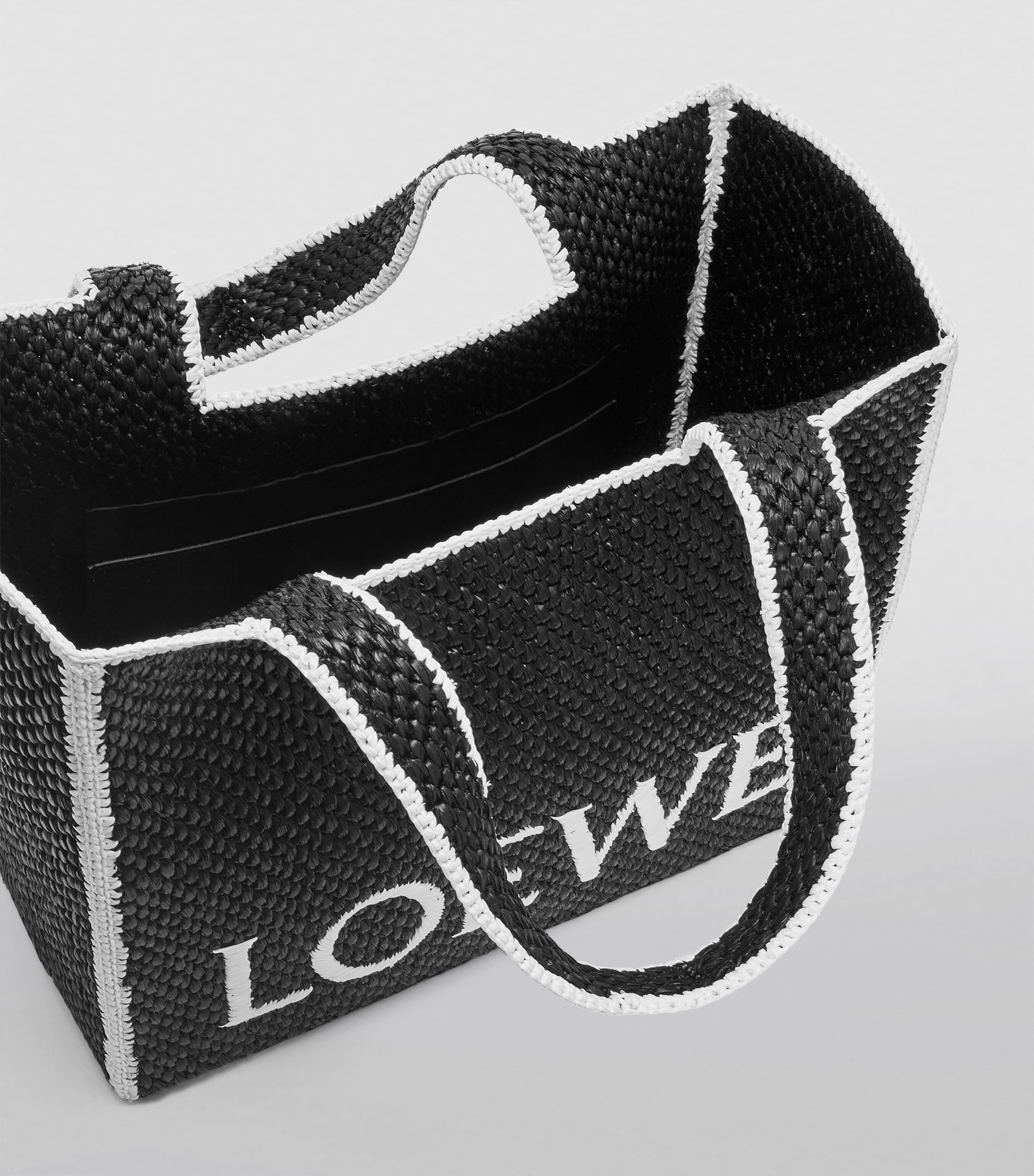 【Loewe Paula's Ibiza】スモールトートバッグ「フォント」 Loewe x Paula's Ibiza Font Medium Tote Bag in Raffia