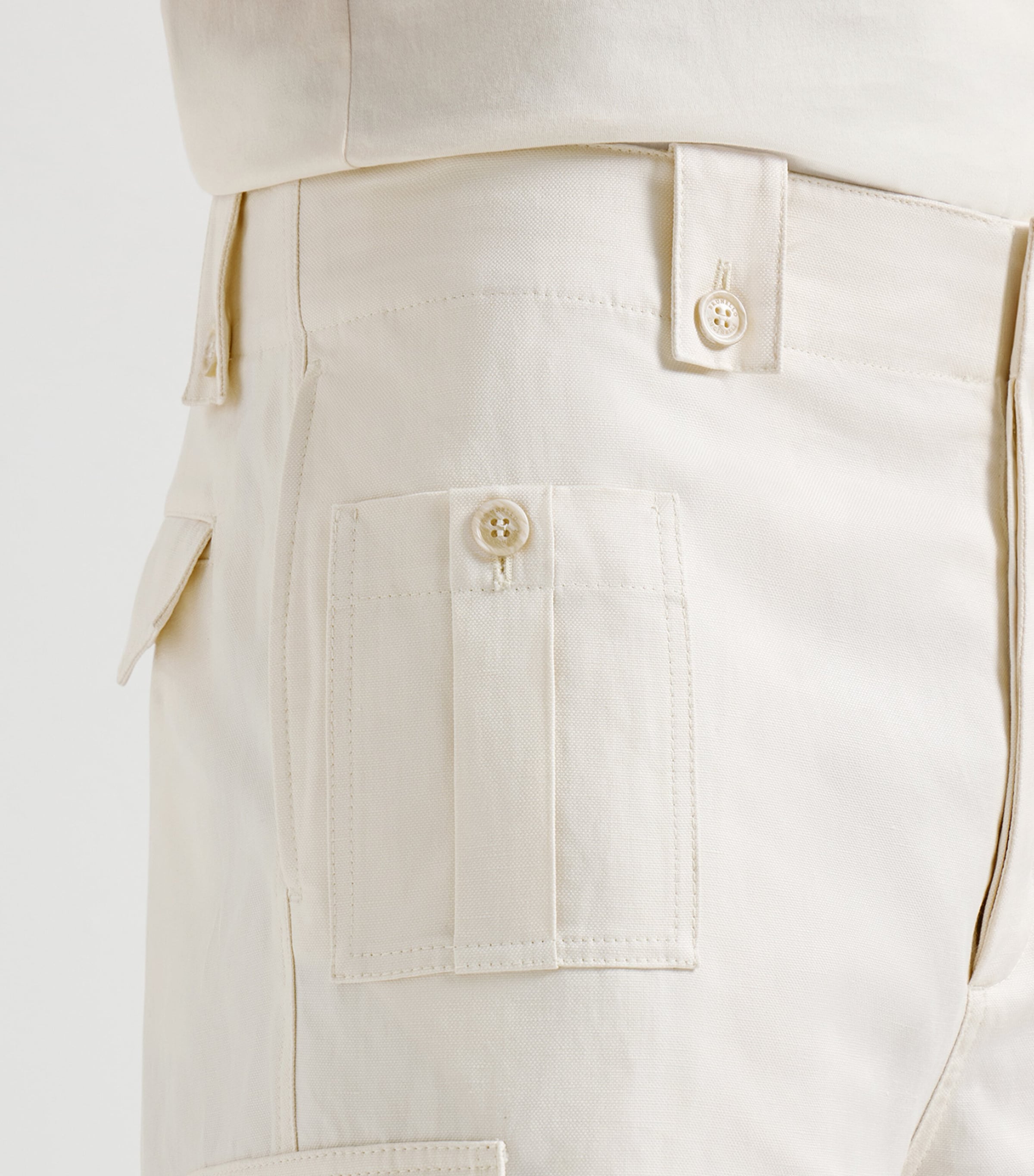 Brunello Cucinelli Mens Cotton-Linen Cargo Bermuda Shorts Image 6