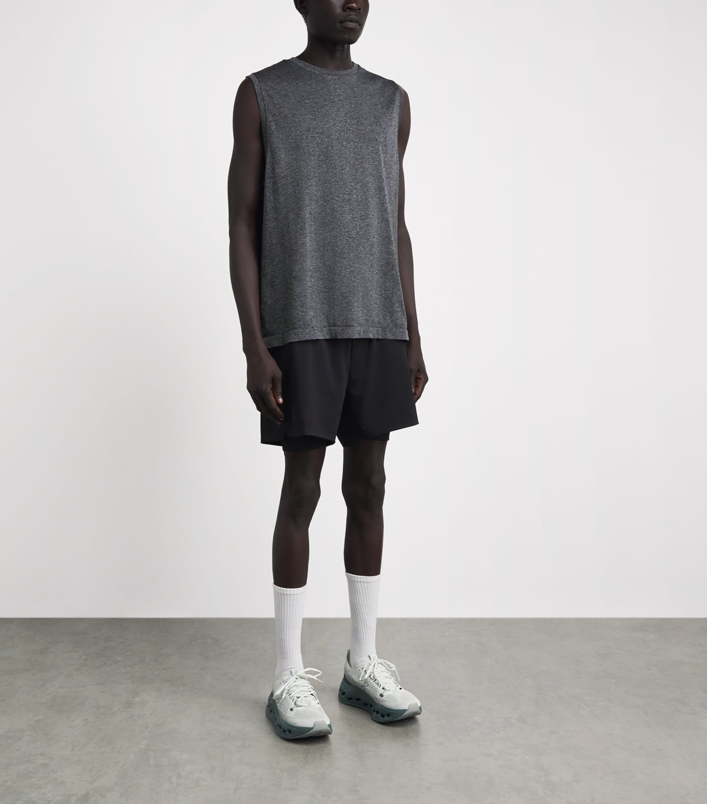On Mens Train Flex Sleeveless Top Ember Heather Image 2