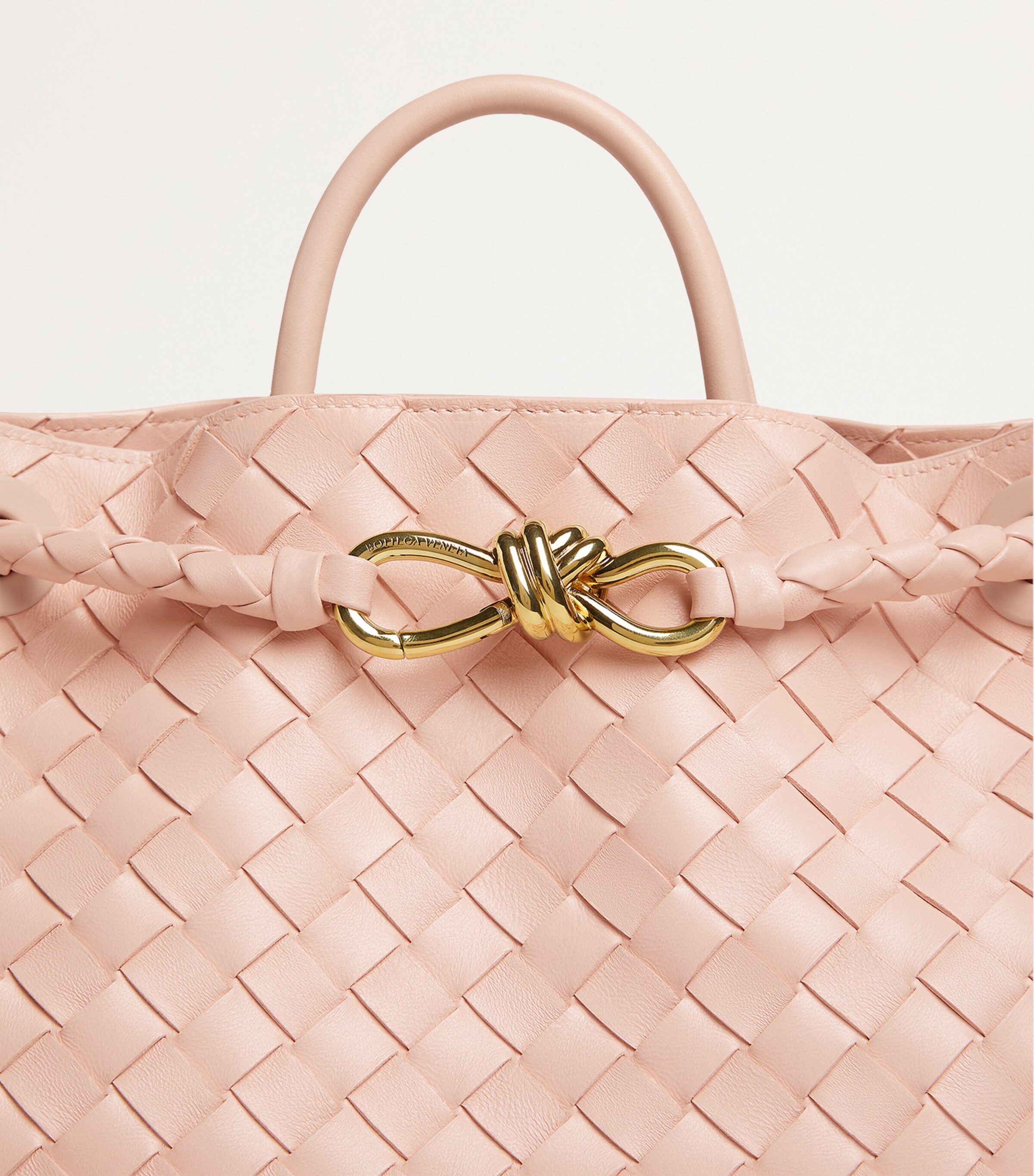 トートバッグ Bottega Veneta SMALL ANDIAMO CHAIN BAG Bottega Veneta Small Andiamo Shoulder Bag with Chain Strap