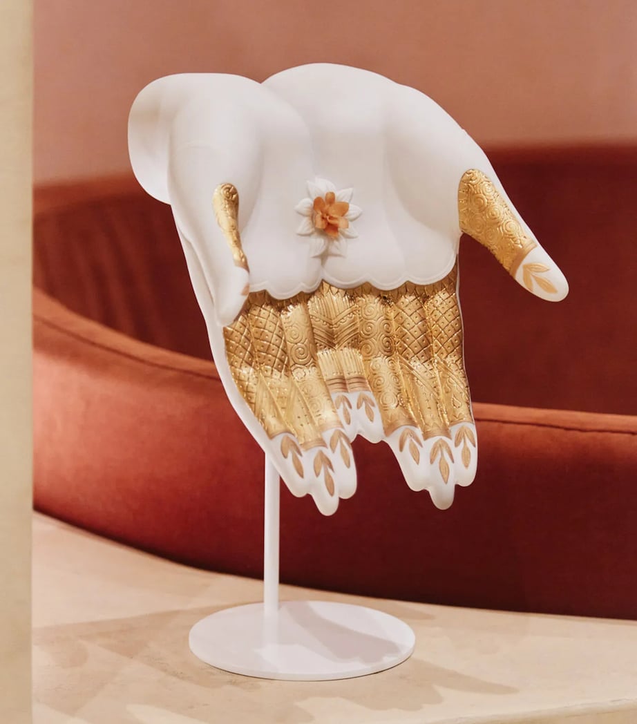 Porcelain Abundance Mudra (32cm) WHITE & BLUE Image 4