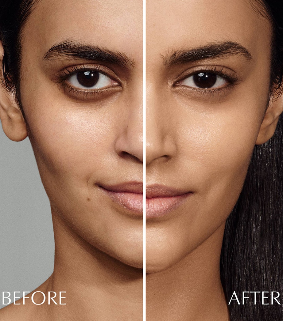 Futurist Hydra Rescue Moisturising Foundation SPF 45 3N2 WHEAT Image 2