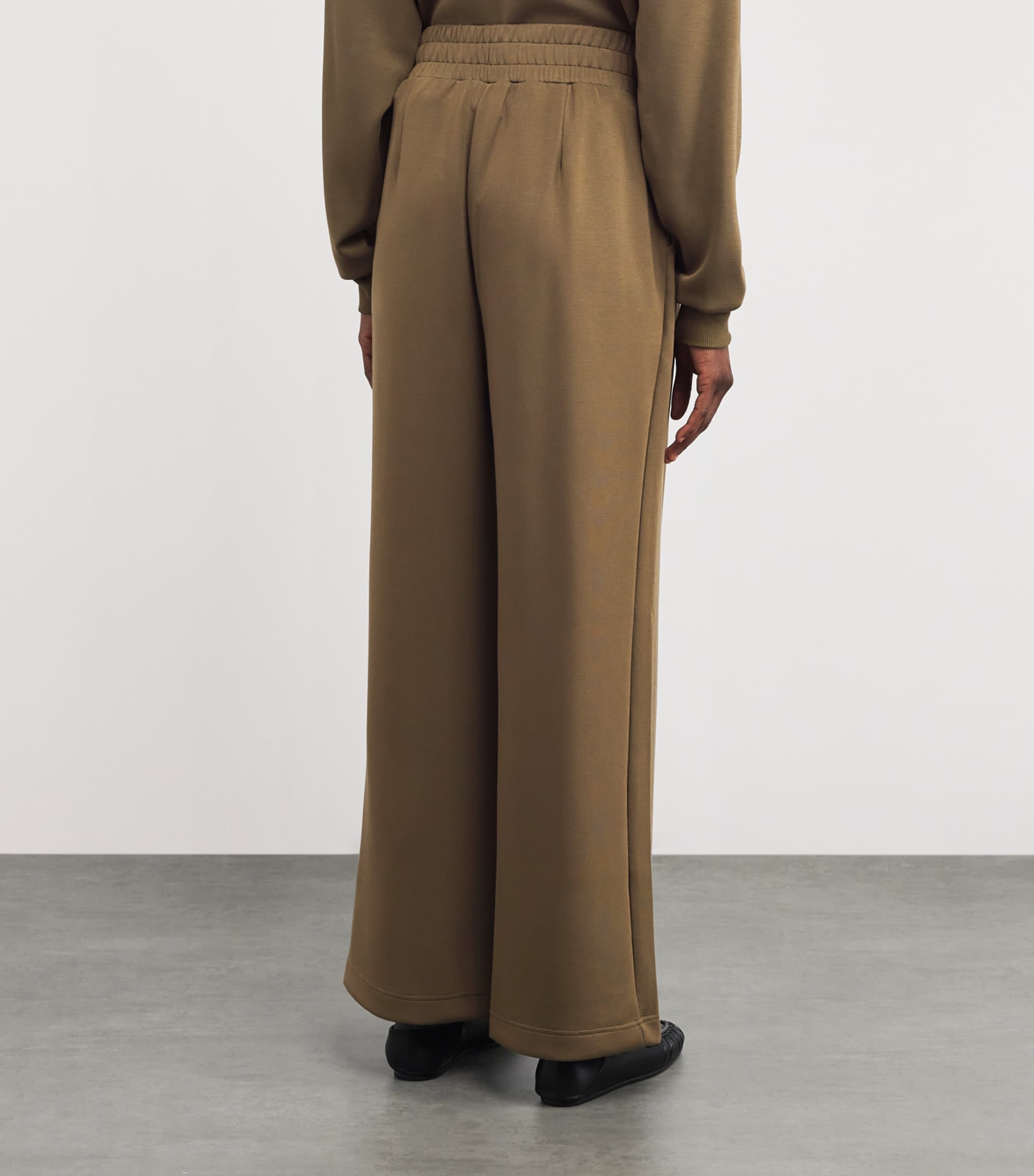 The Extra Wide Leg Trousers MILITARY OLIVE Image 4