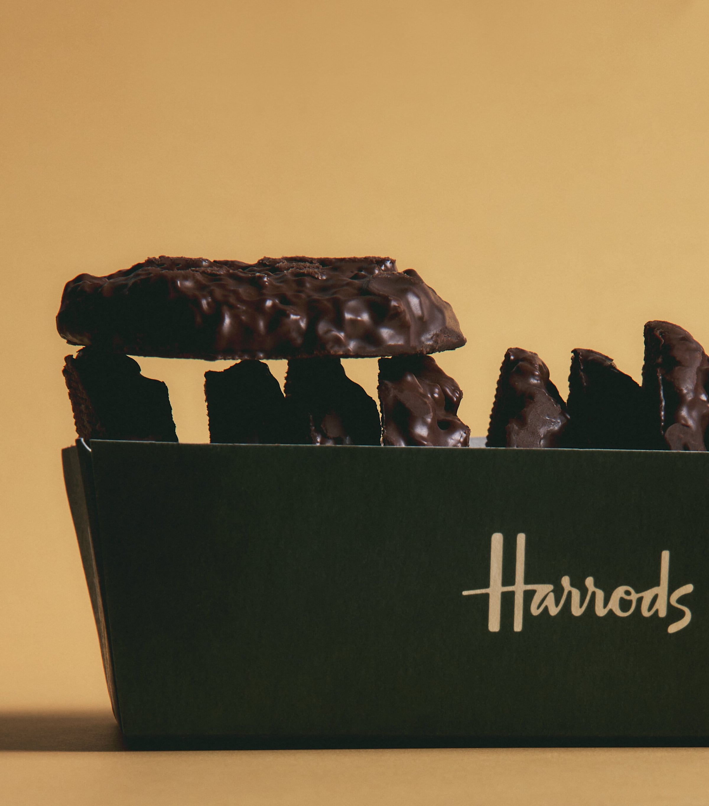 Chocolate Coated Pistachio, Cherry and Cardamom Biscuits (400g) NO COLOUR Image 2