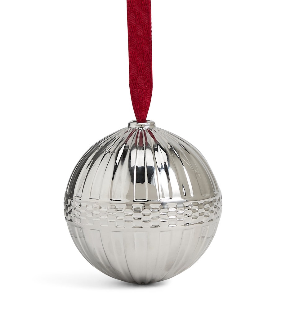 Festive Fluted Bauble SILVER Image 1