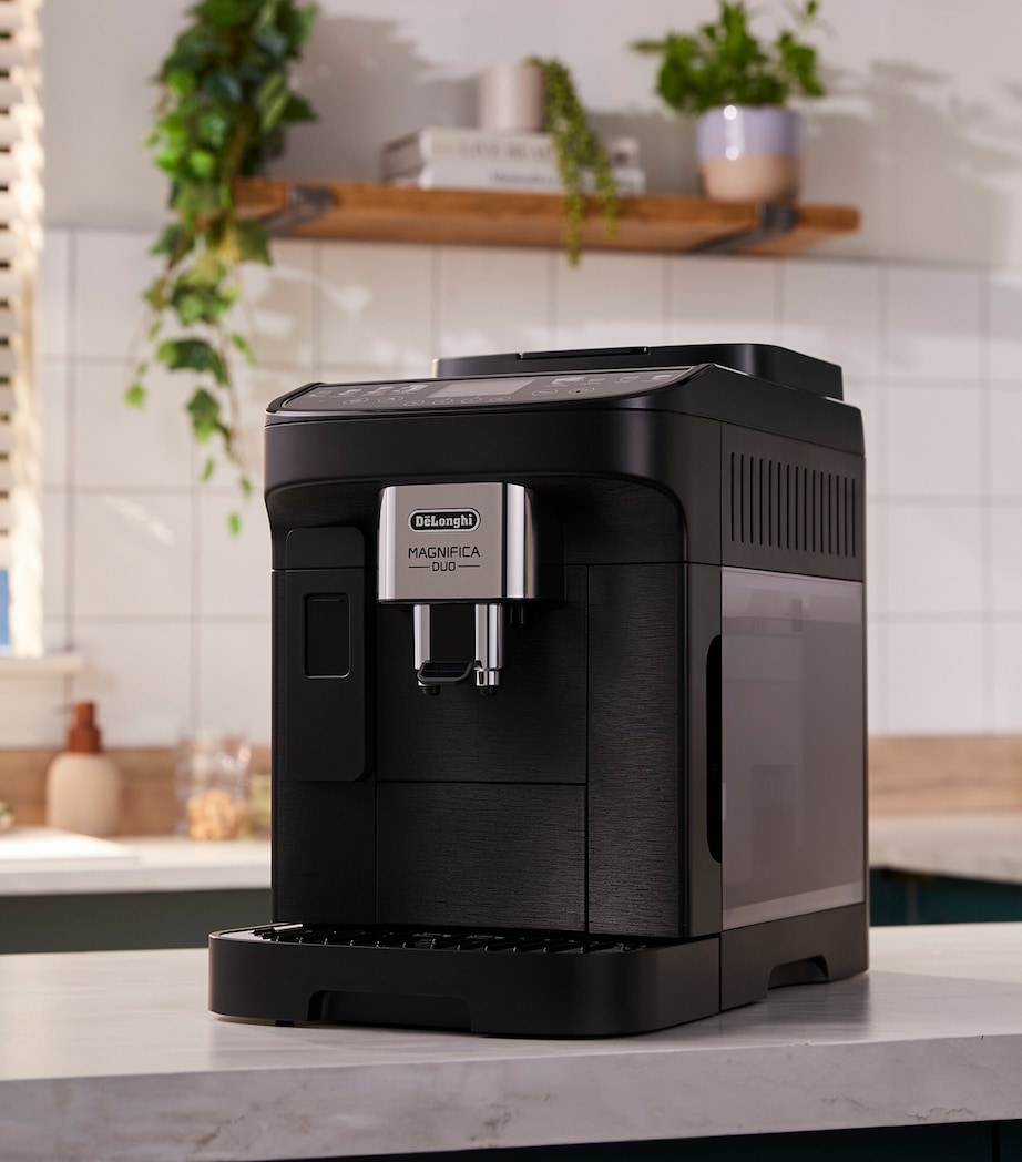 De'Longhi Magnifica Duo Coffee Machine Black Image 6