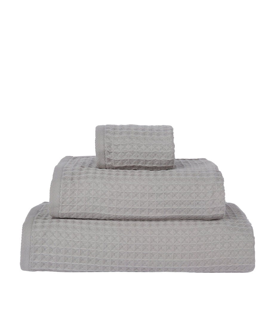 Air Waffle Bath Towel (70cm x 140cm) LT/GREY Image 1