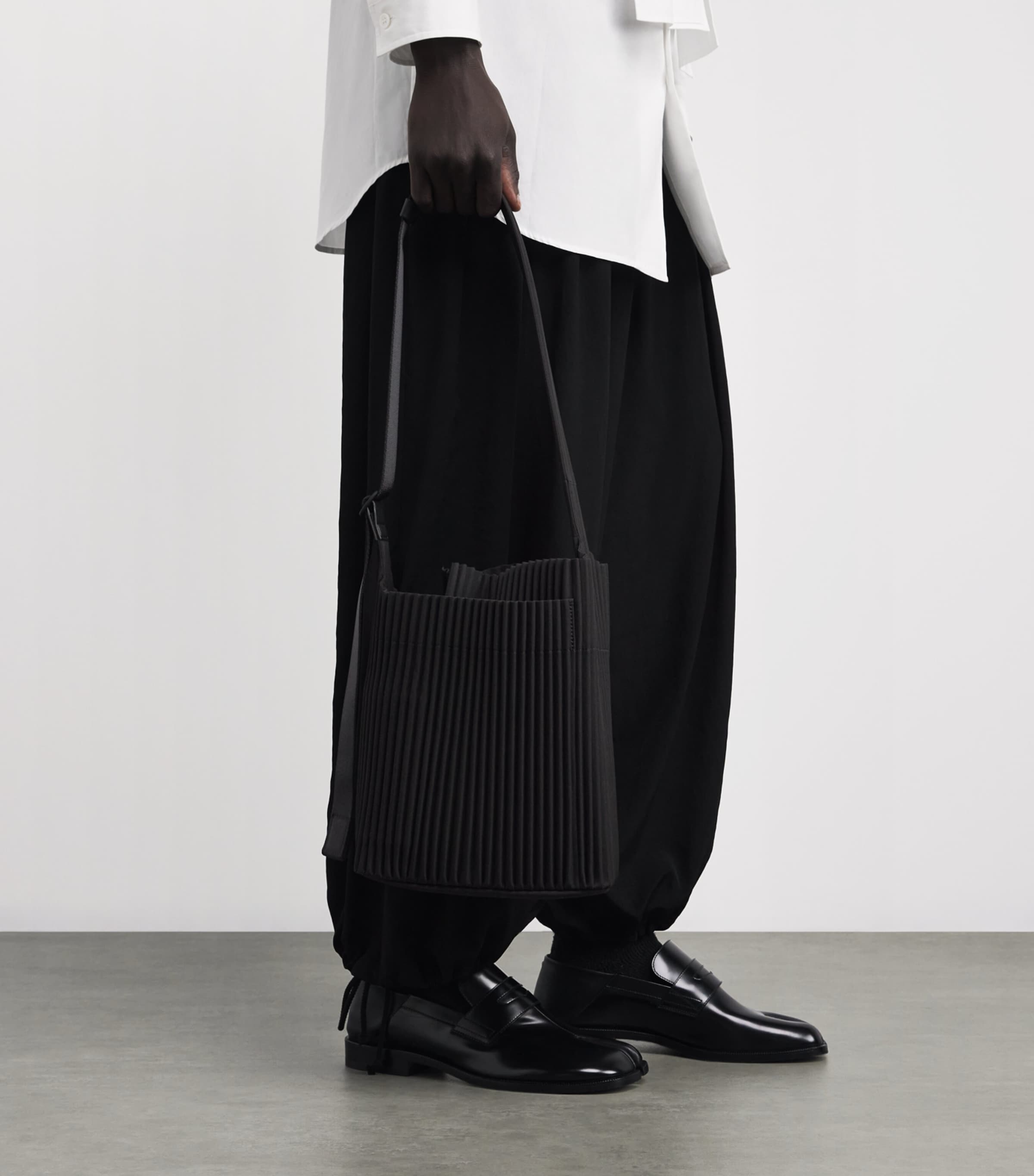 Homme Plissé Issey Miyake Black Pleated Utility Shoulder Bag 