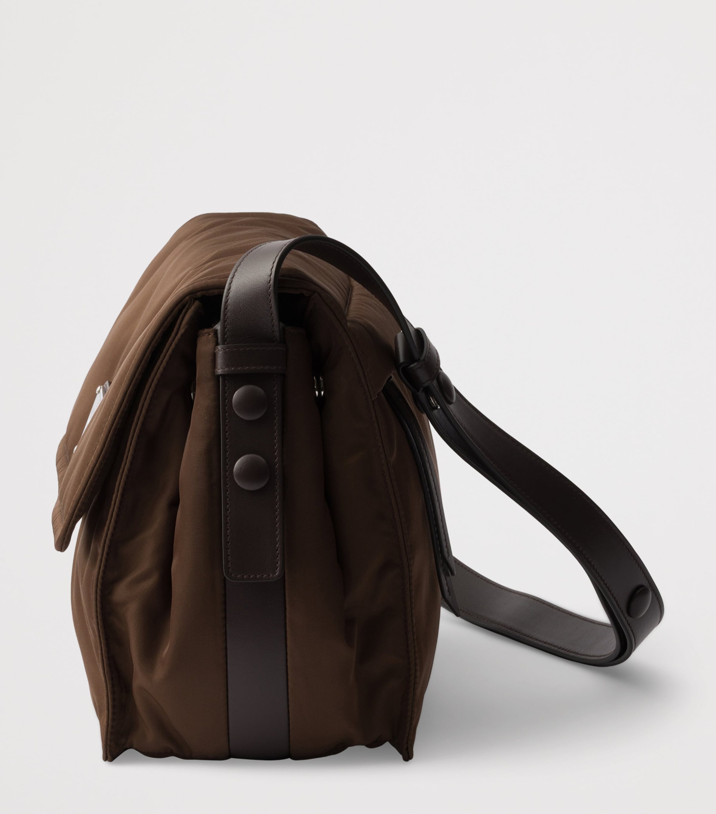 Medium Re-Nylon Traveller Shoulder Bag F0038 Image 6