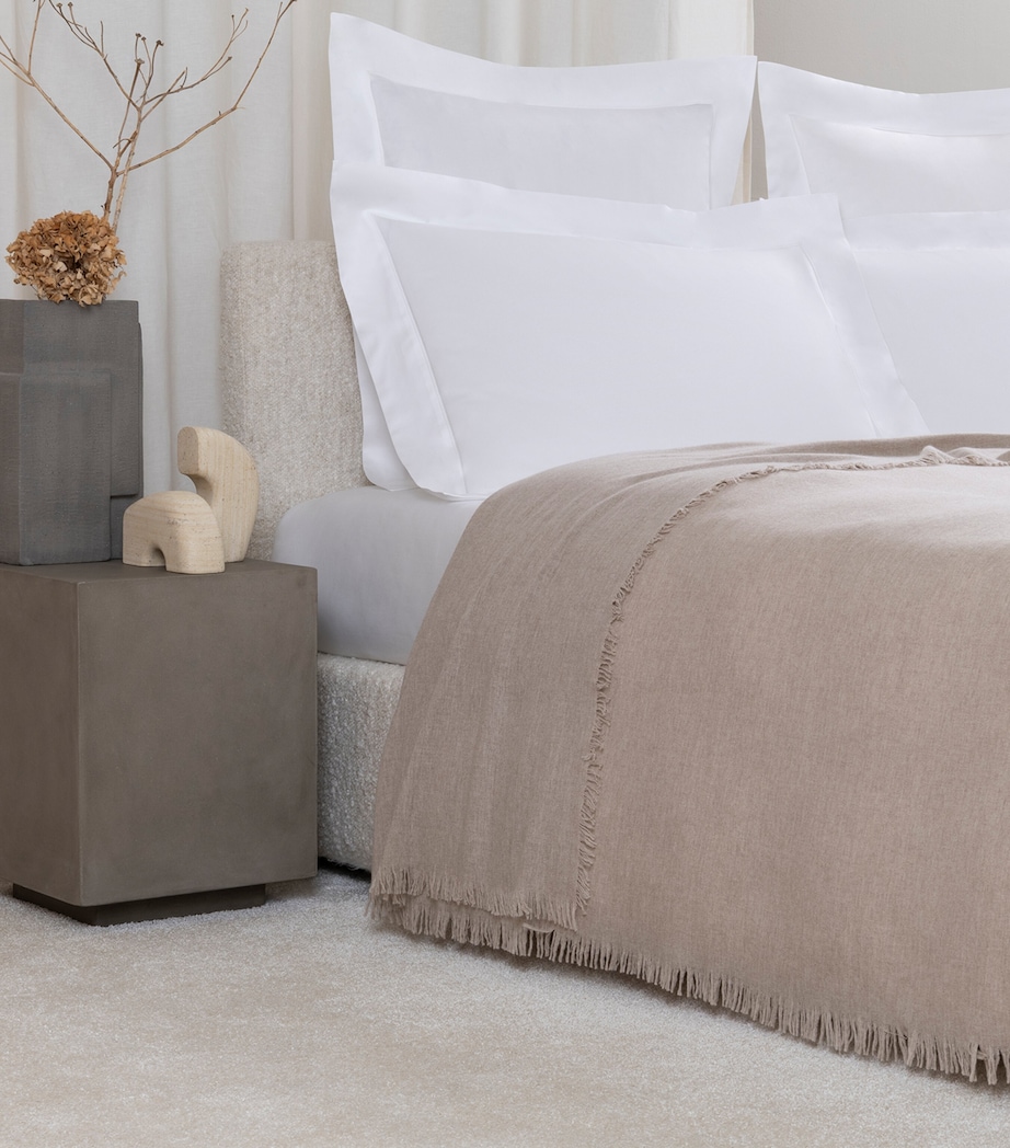 Frette Wool-Blend Lightness Blanket (250cm x 260cm) Beige Medio Image 3