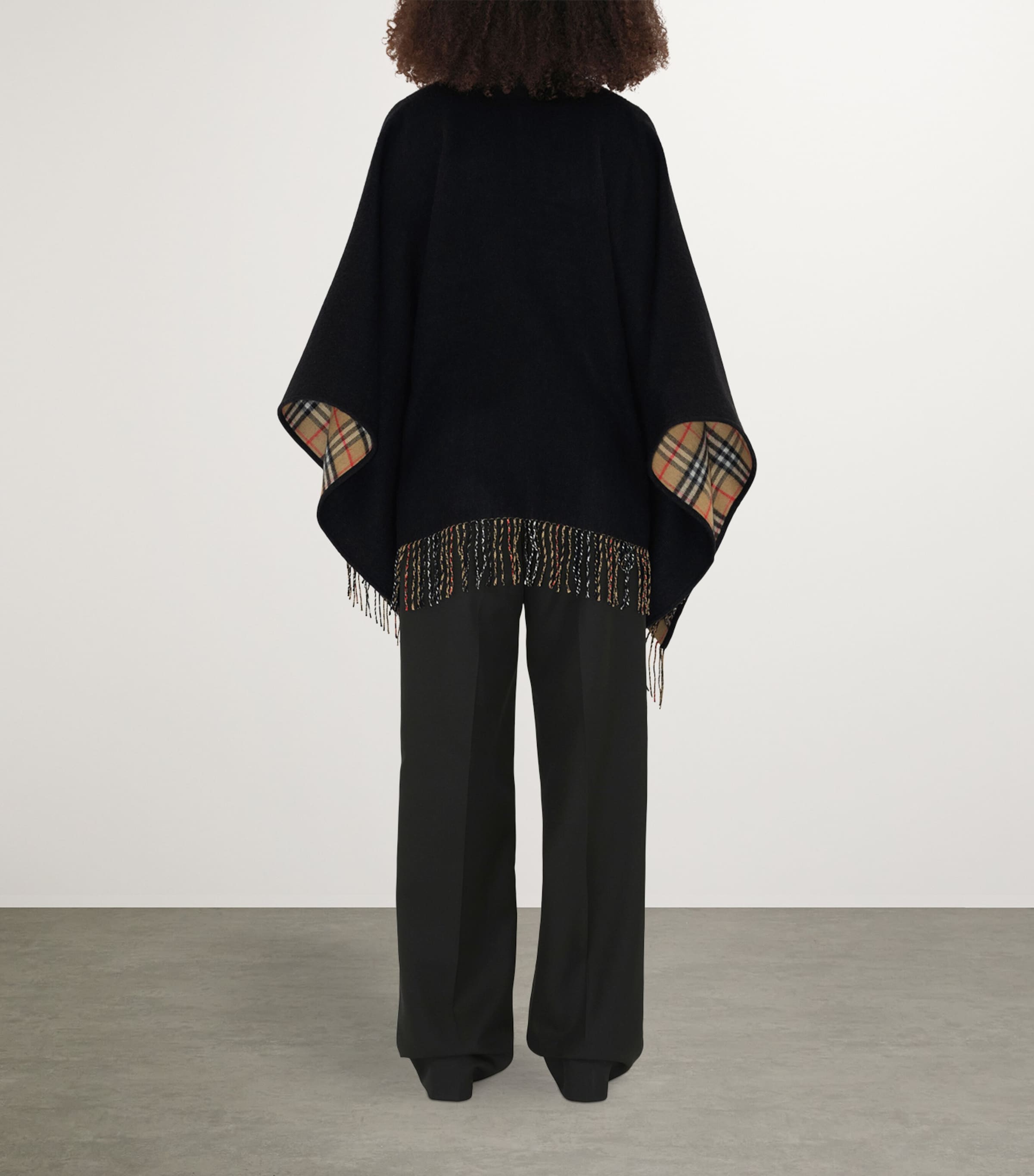 【関税&送料込】Burberry Black Wool Reversible Cape Burberry Black Wool Reversible Check Cape | Harrods UK