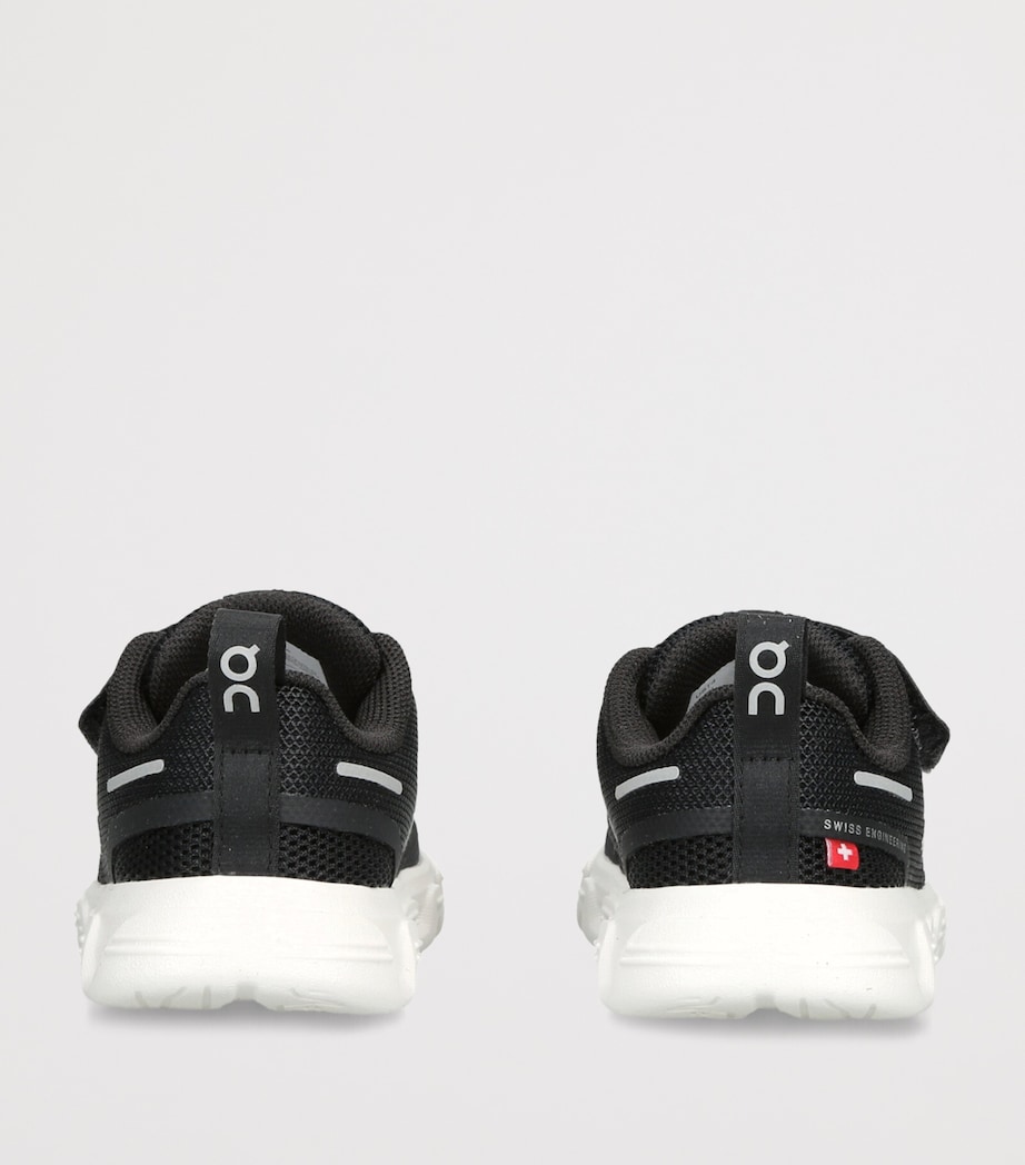 ON Running Cloud Dash Trainers Blk/white Image 4