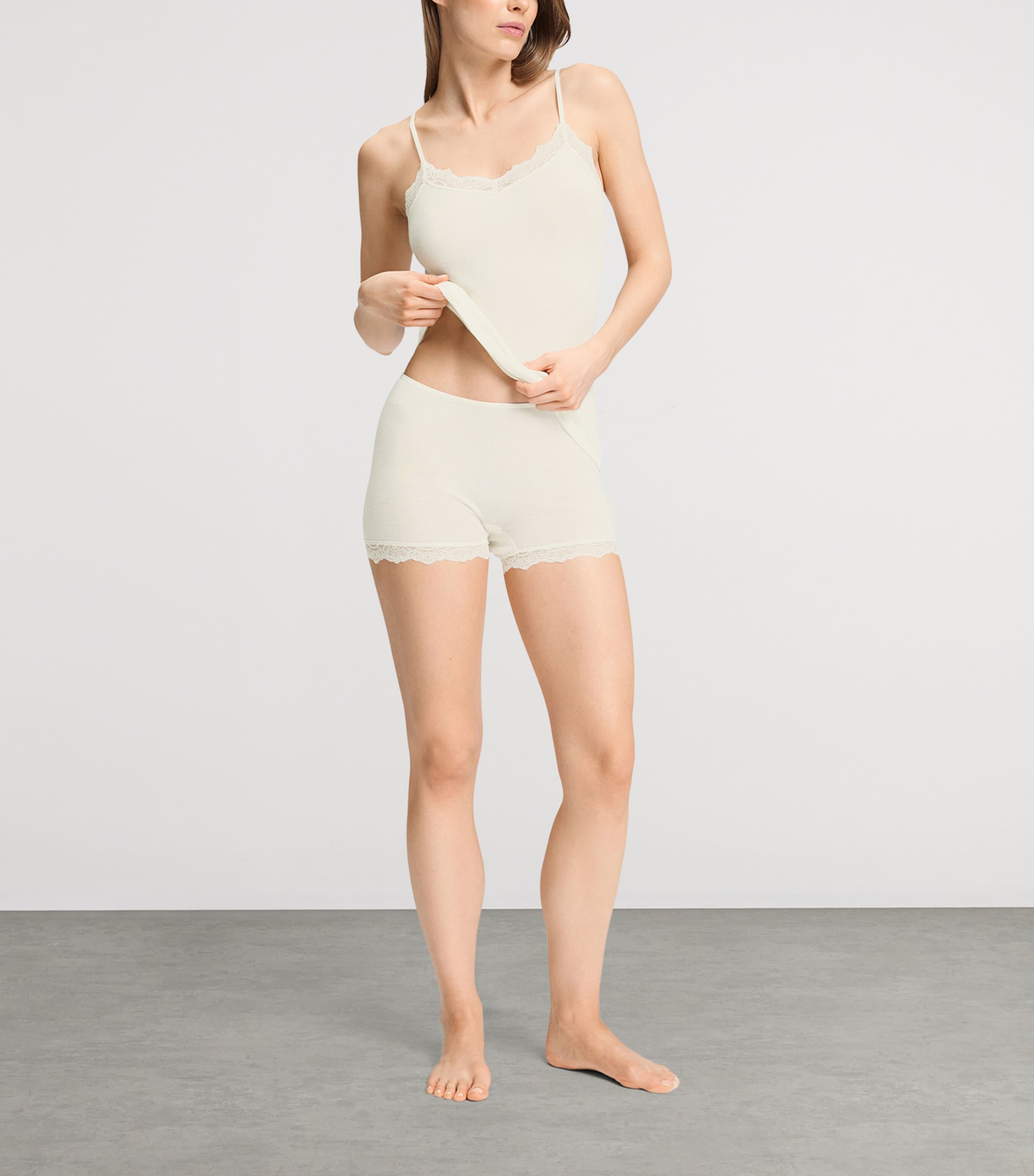 Hanro Womens Wool-Silk Boy Shorts Misty White Image 2