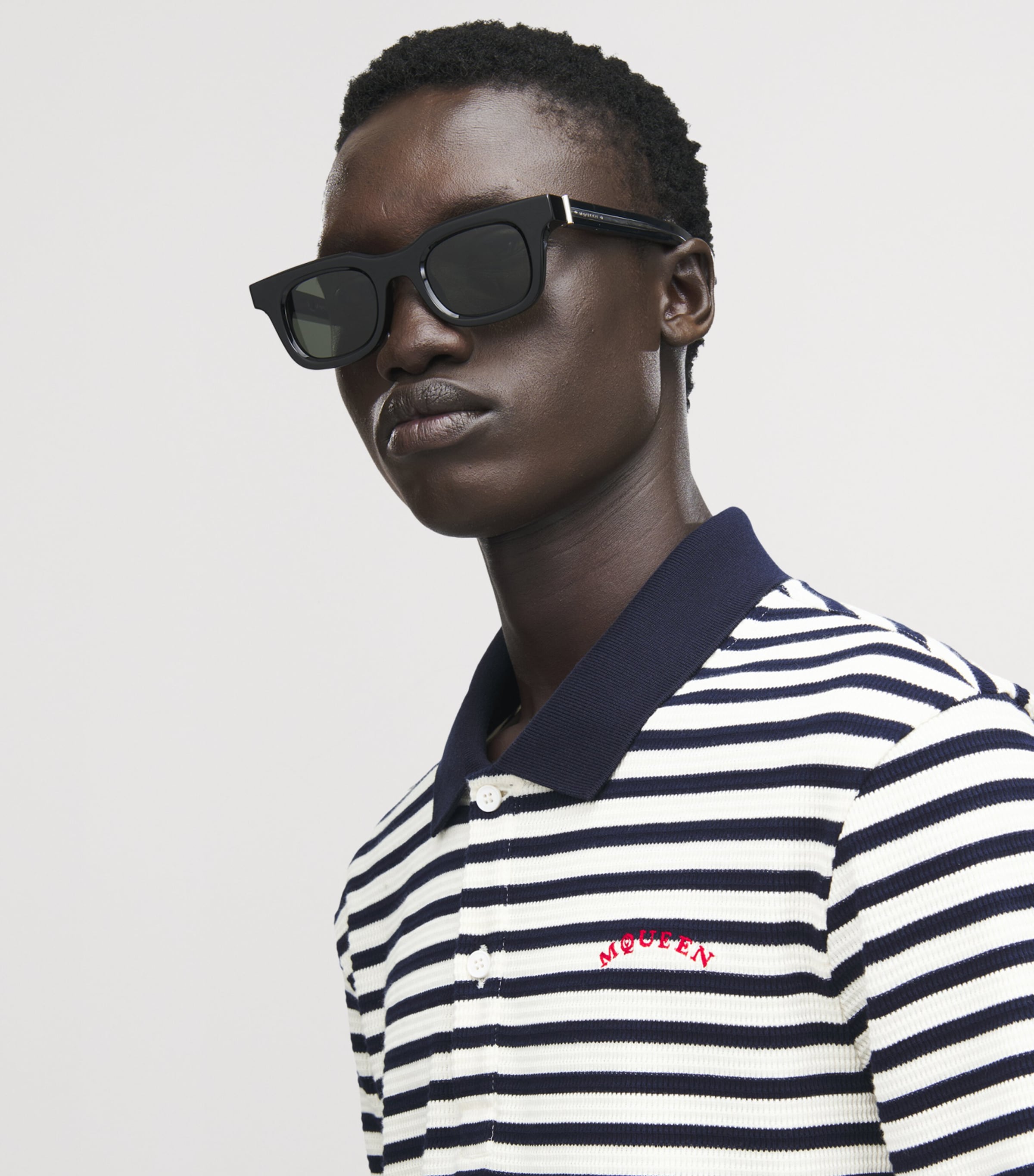 Skull-Detail Square Sunglasses 1056 Image 2