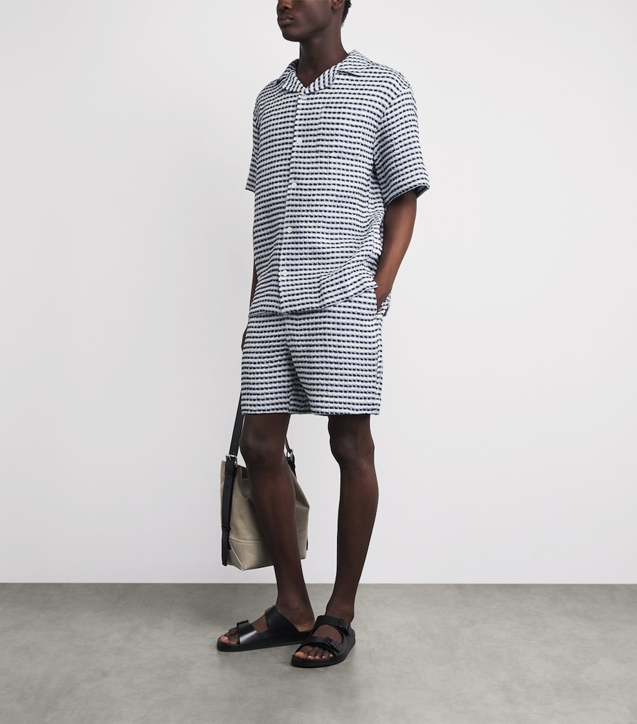 CHÉ Mens Linen Riita Shorts Blue Image 2